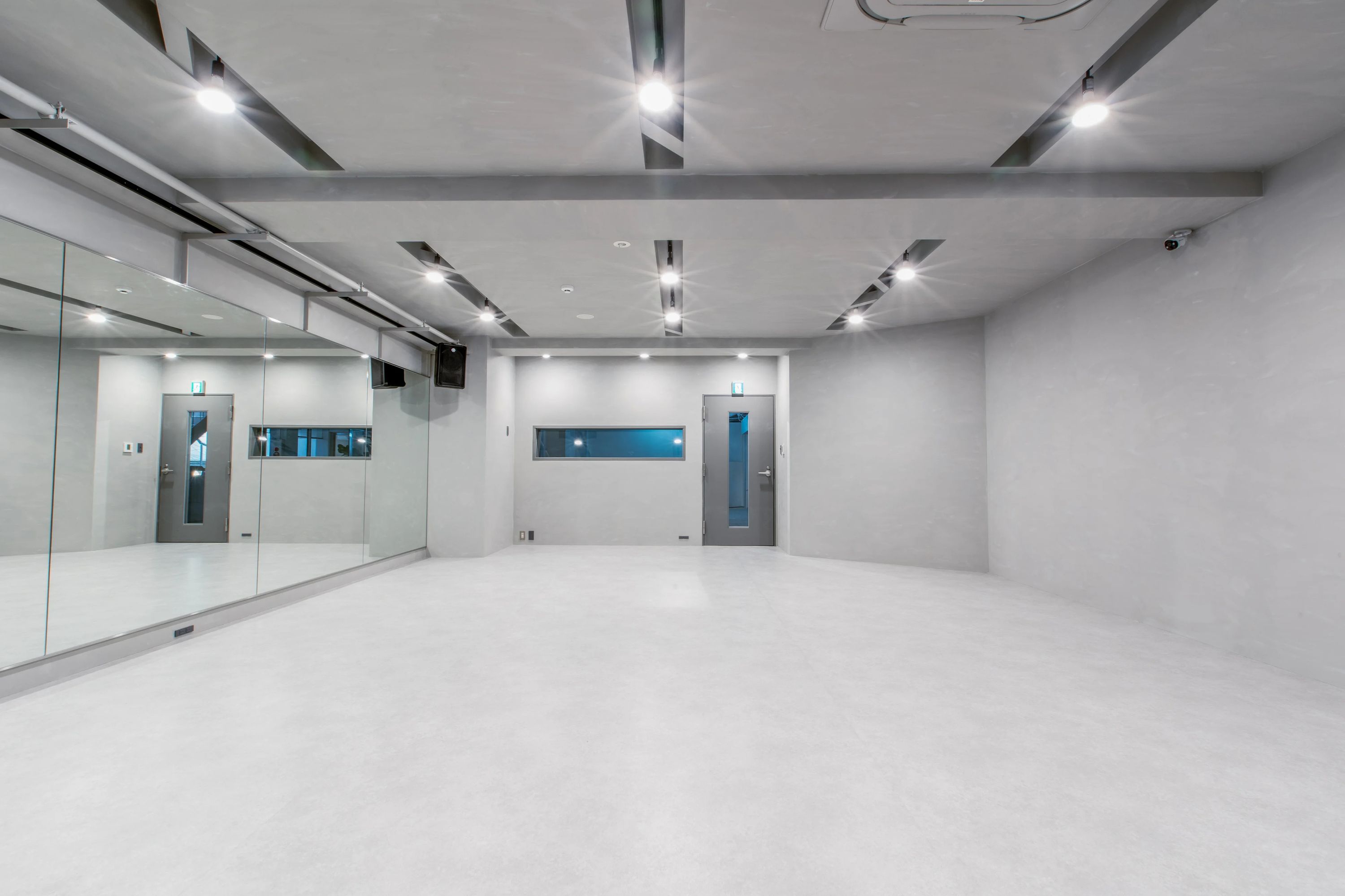 FLY DANCE STUDIO 新京極校 本校のメイン画像