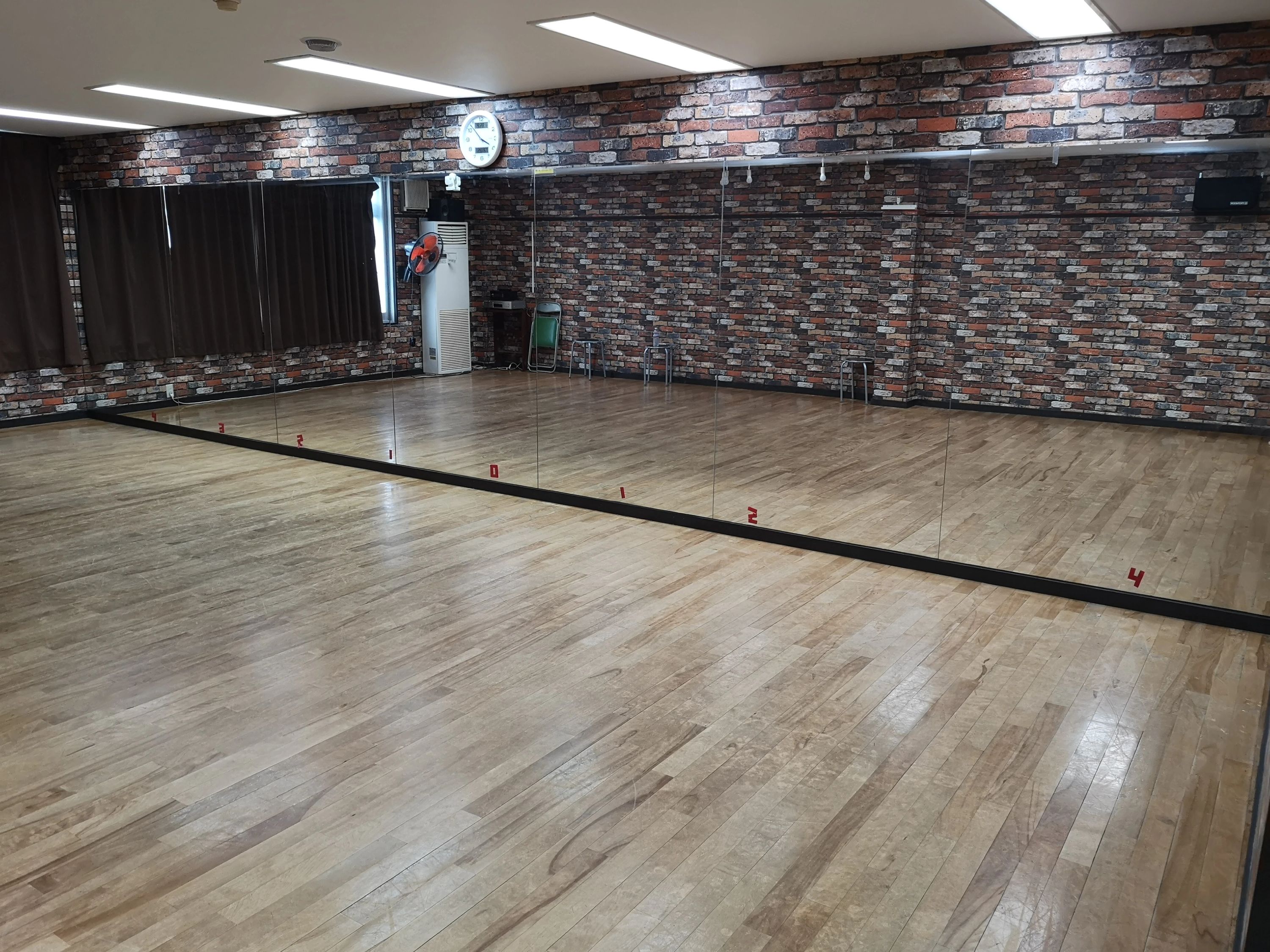 HIT'S DANCE STUDIO(ヒッツダンススタジオ) 西新教室のサムネイル画像 3