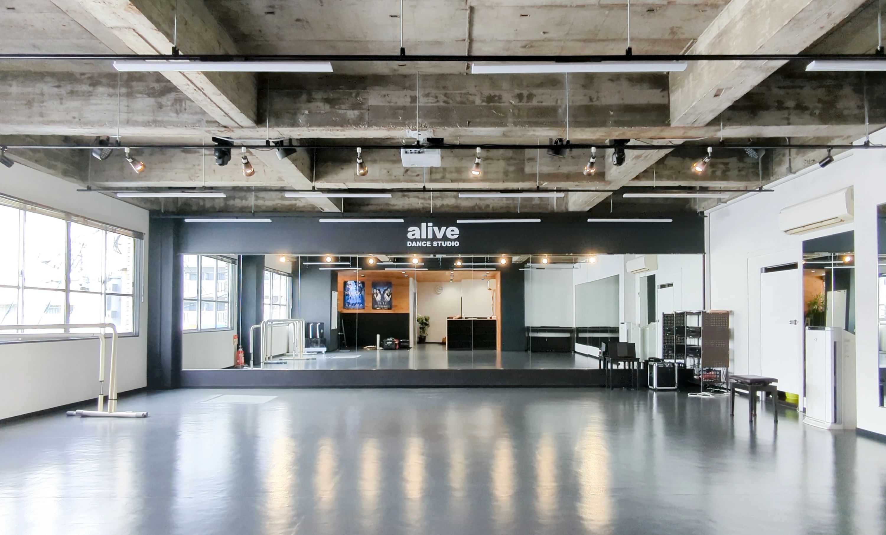 乙成孝二ダンスヴィレッジのメイン画像