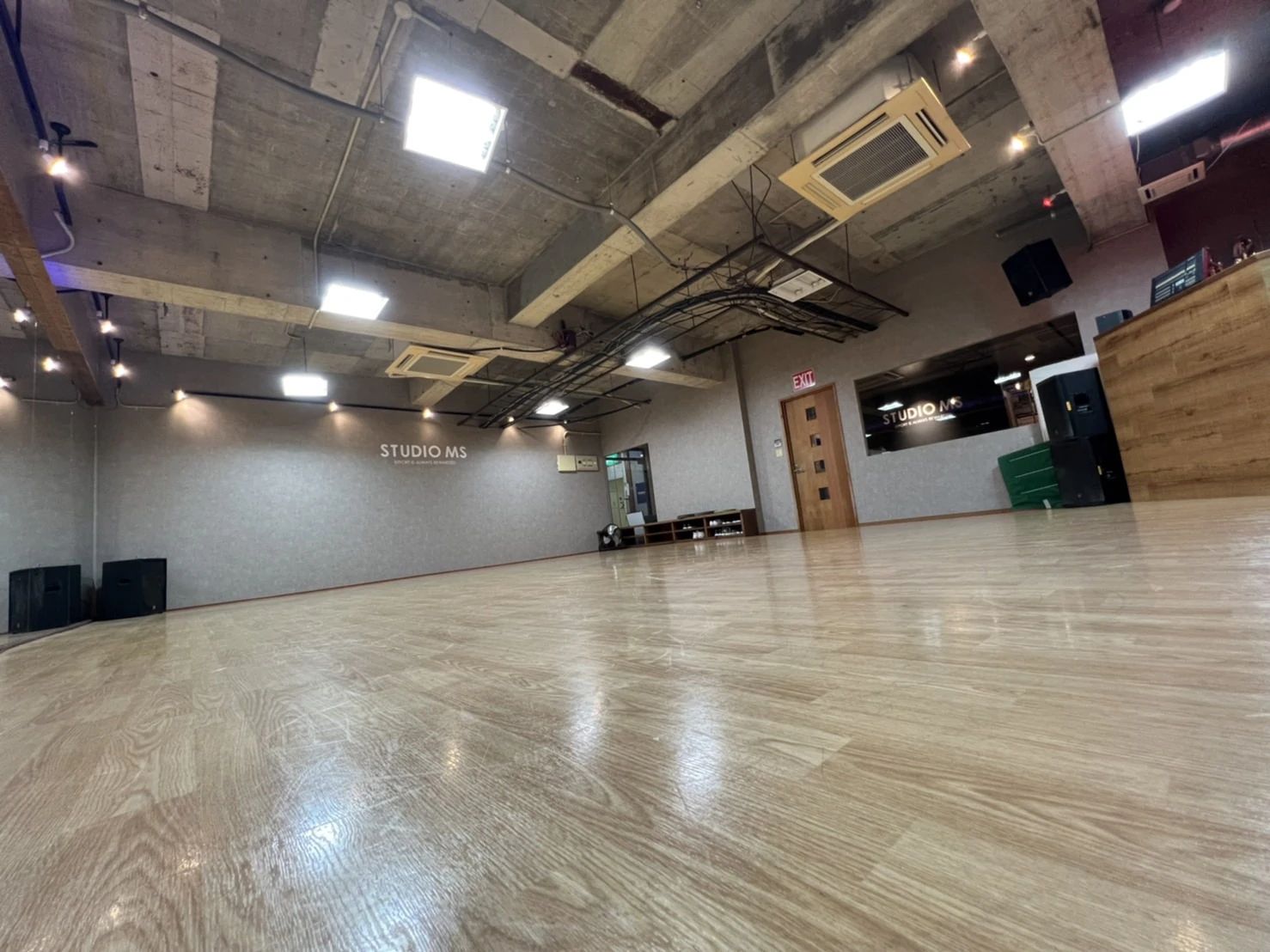 ダンススタジオ スマイルス 下郡南教室のサムネイル画像 2