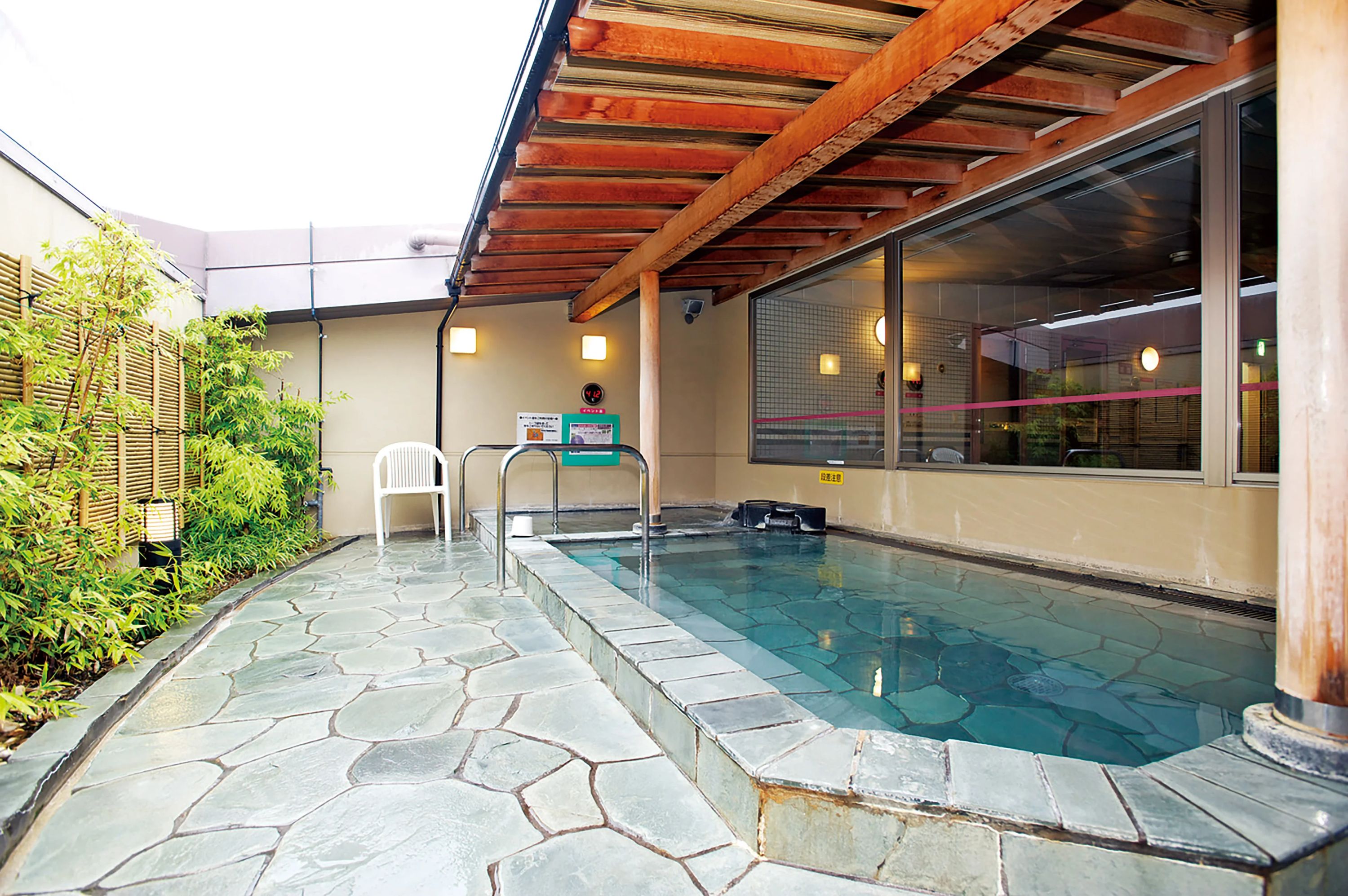 KONAMI(コナミスポーツクラブ) スイミング・水泳 茨木のサムネイル画像 2