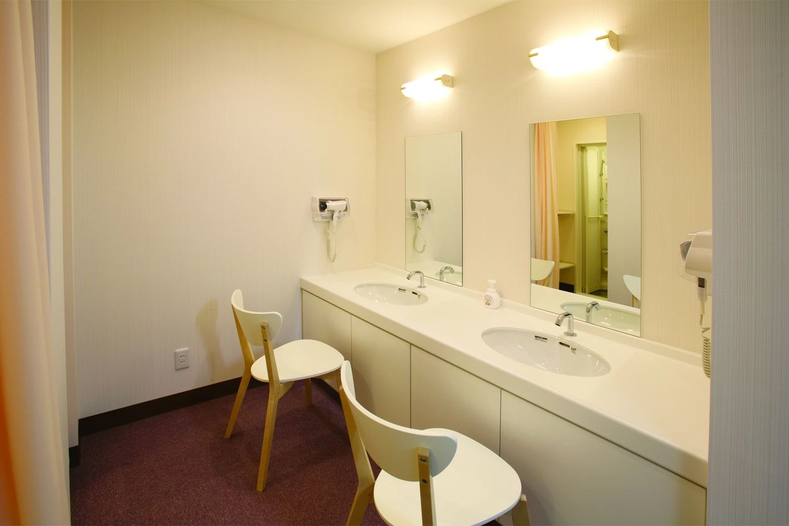 トップインドアステージ多摩 テニスのサムネイル画像 5