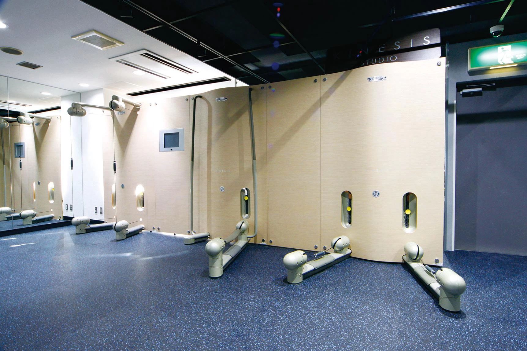 D-tennis セントラルフィットネスクラブ用賀校のサムネイル画像 3