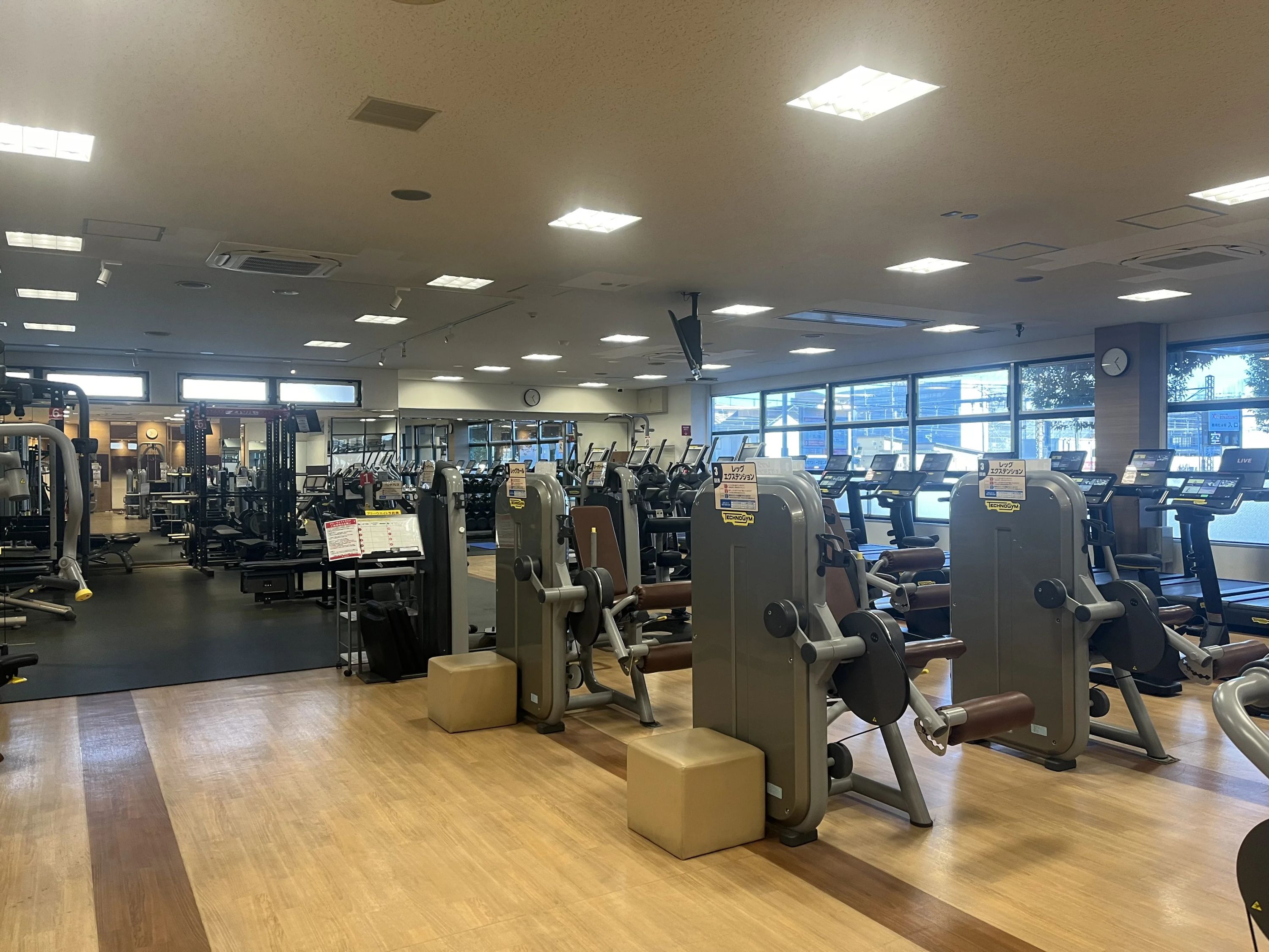 スポーツクラブ ルネサンス テニス 浦和24のサムネイル画像 2