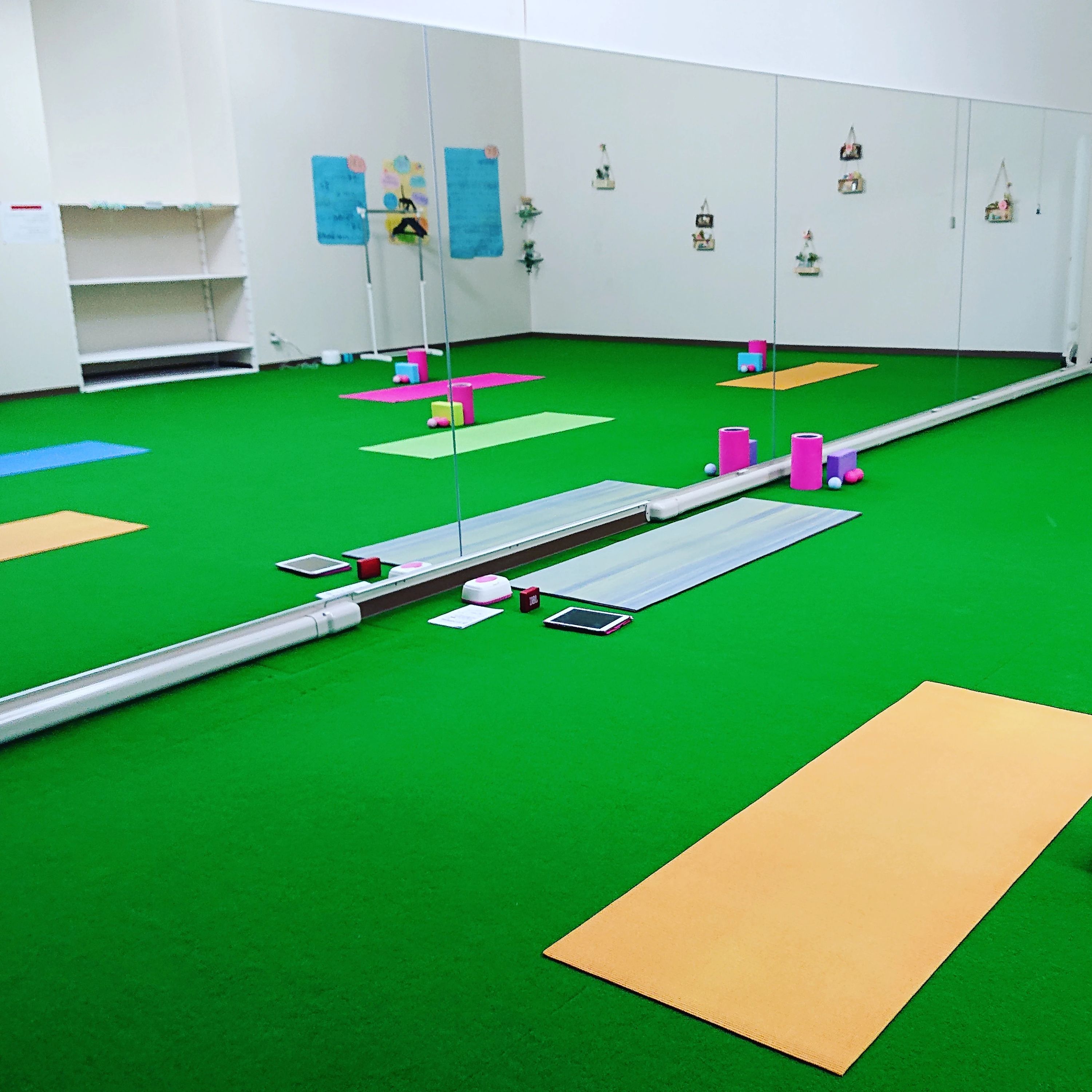 ファミリーインドアスクール テニス 小張木教室のサムネイル画像 3