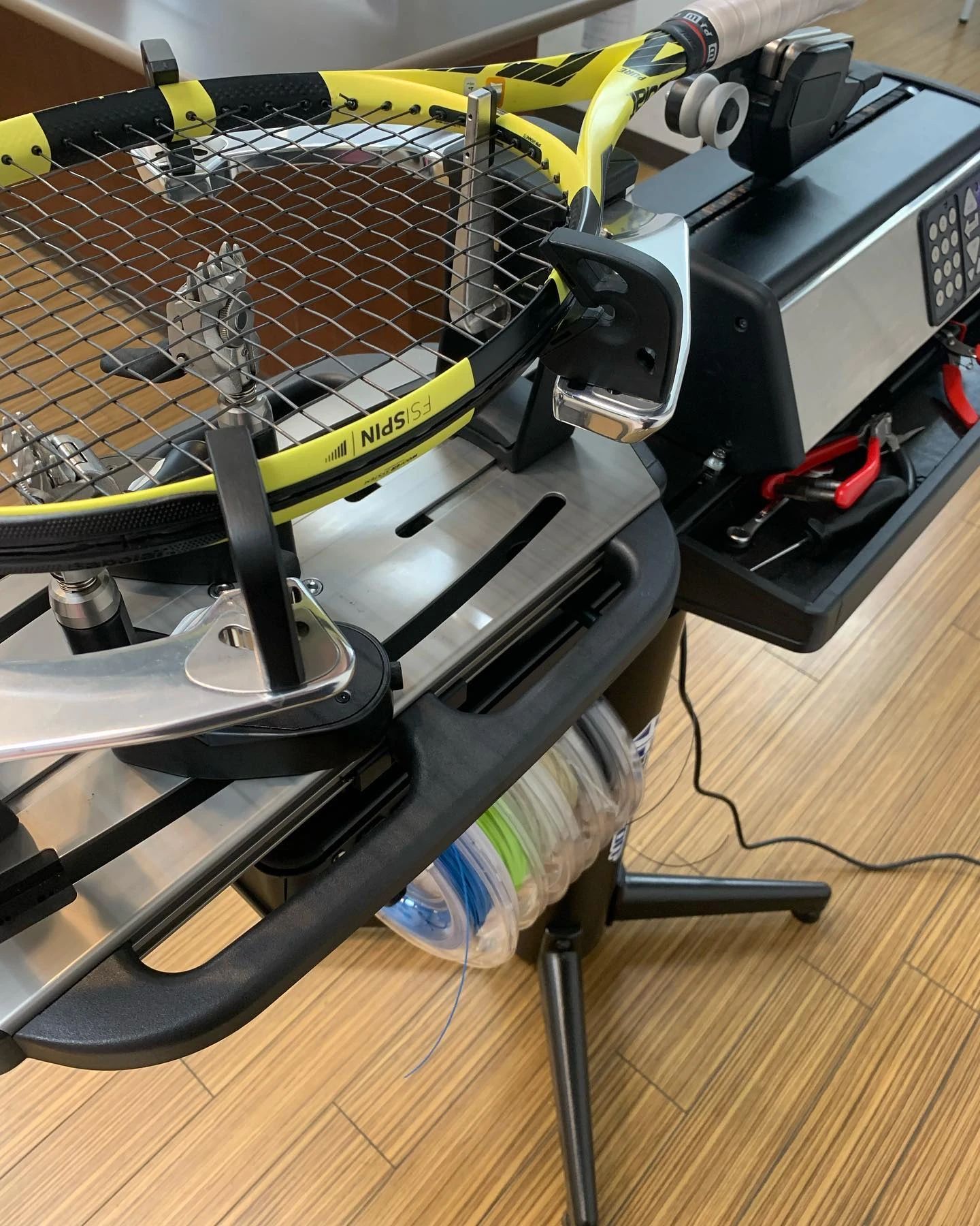 M．S．テニスカレッジ(エム・エス・テニスカレッジ) 守口市民体育館インドアテニス教室のサムネイル画像 3