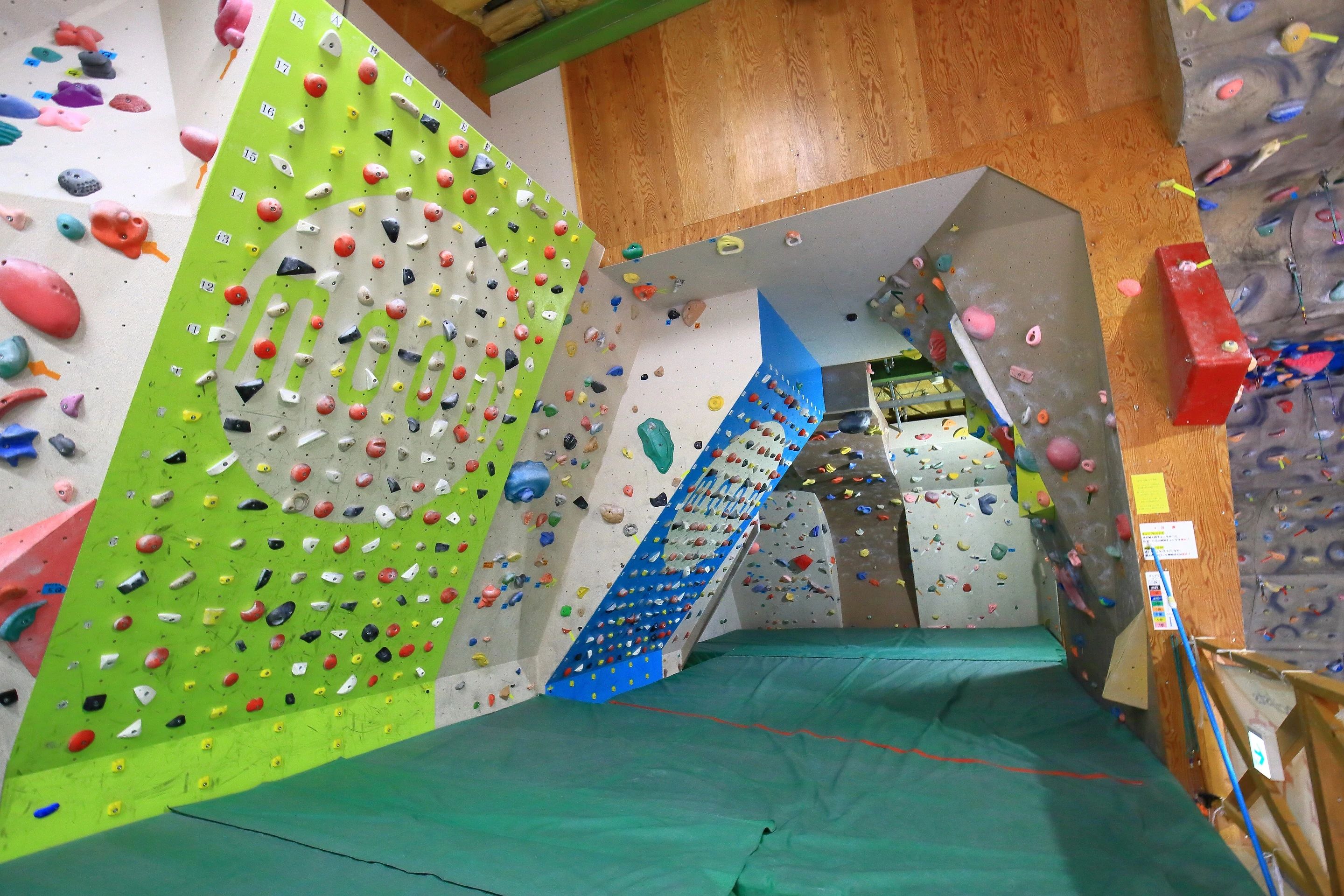 スポーツクライミングジム レインボークリフ ボルダリング 東札幌2条教室のサムネイル画像 4