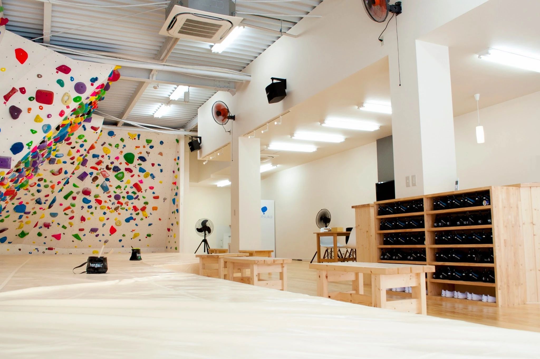 クライミングジム ハングアウト 菊野台教室のサムネイル画像 5