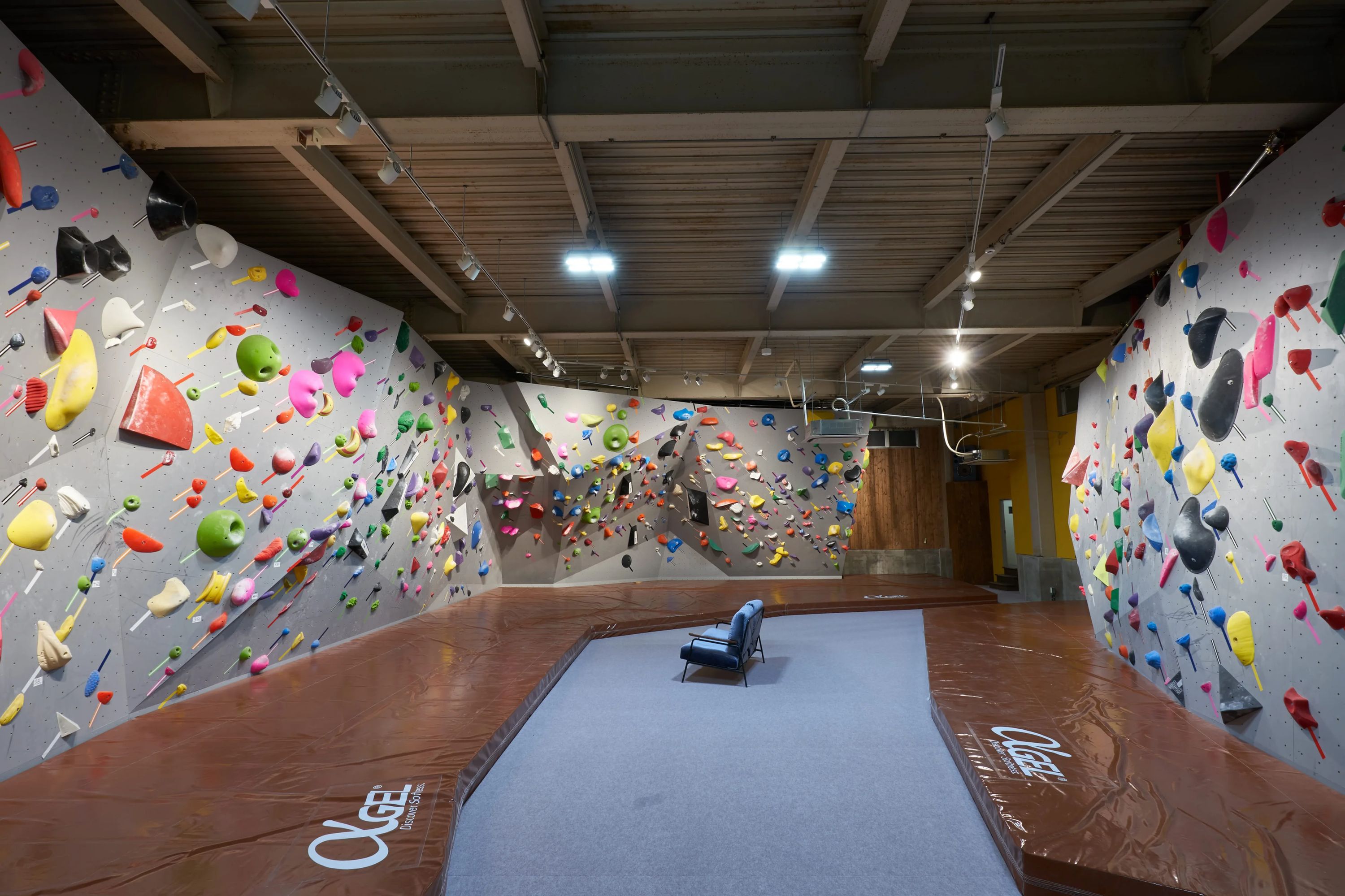 DOGWOODクライミングジム ボルダリング 調布店のサムネイル画像 4