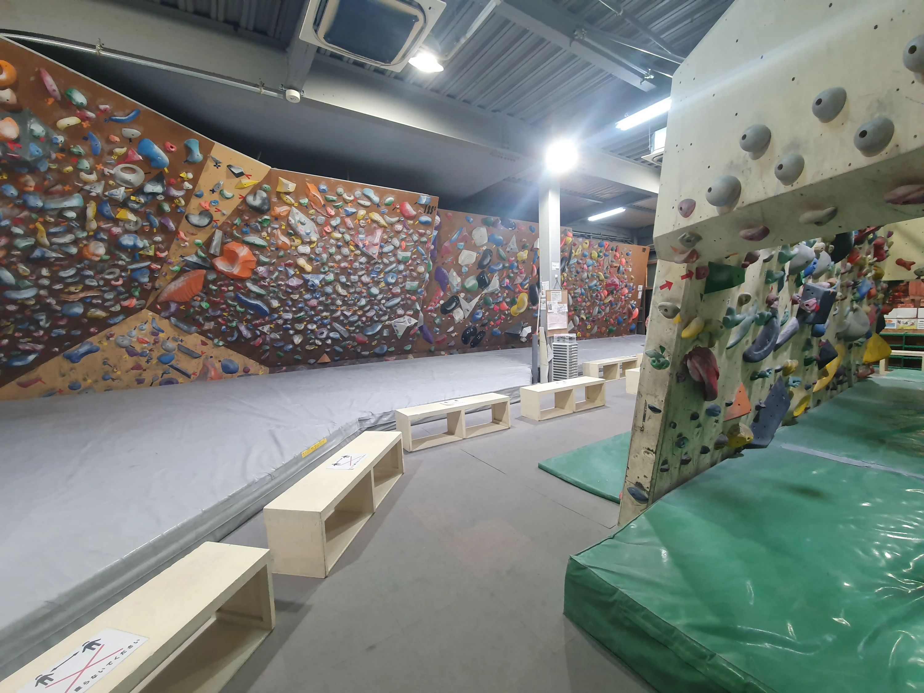 FITS CLIMBING GYM ボルダリング 大蔵町教室のサムネイル画像 3
