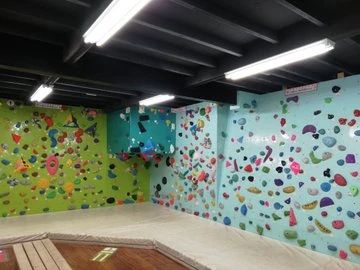 クライミングジム マル ボルダリング 戸塚鋏教室のメイン画像