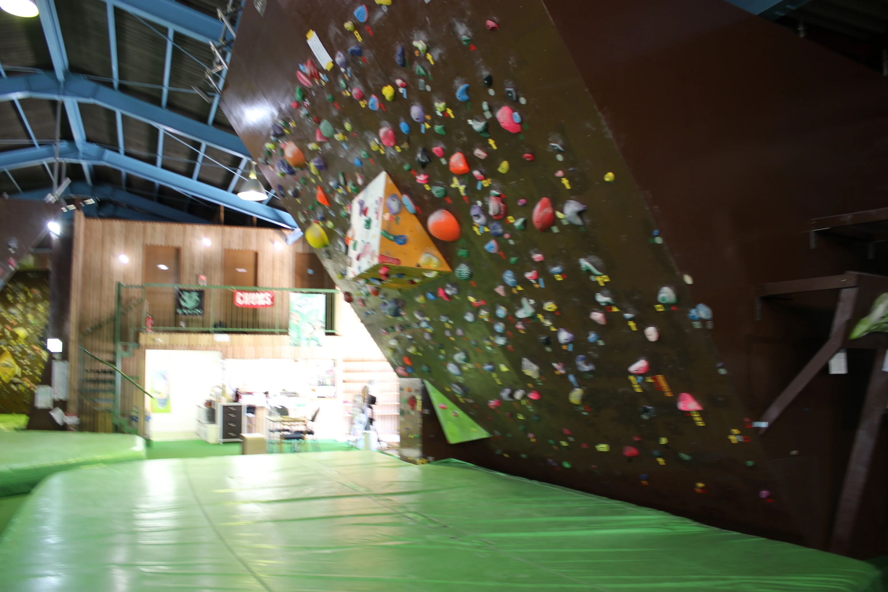 クライミングパーク カルチェロッシュ ボルダリング 二ツ木教室のサムネイル画像 4