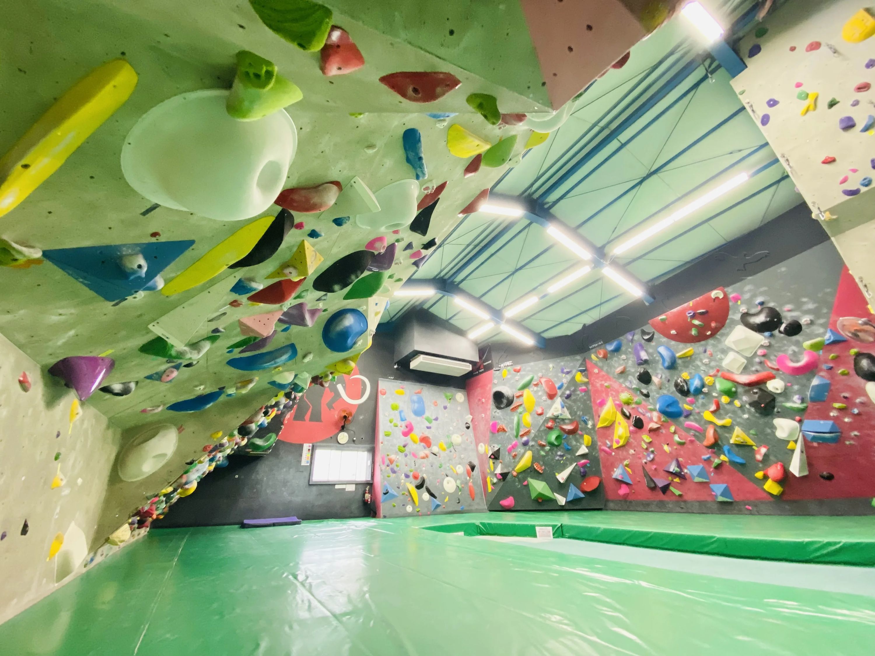 水戸シティロックジム アヴュー（avue） ボルダリング 住吉教室のサムネイル画像 5