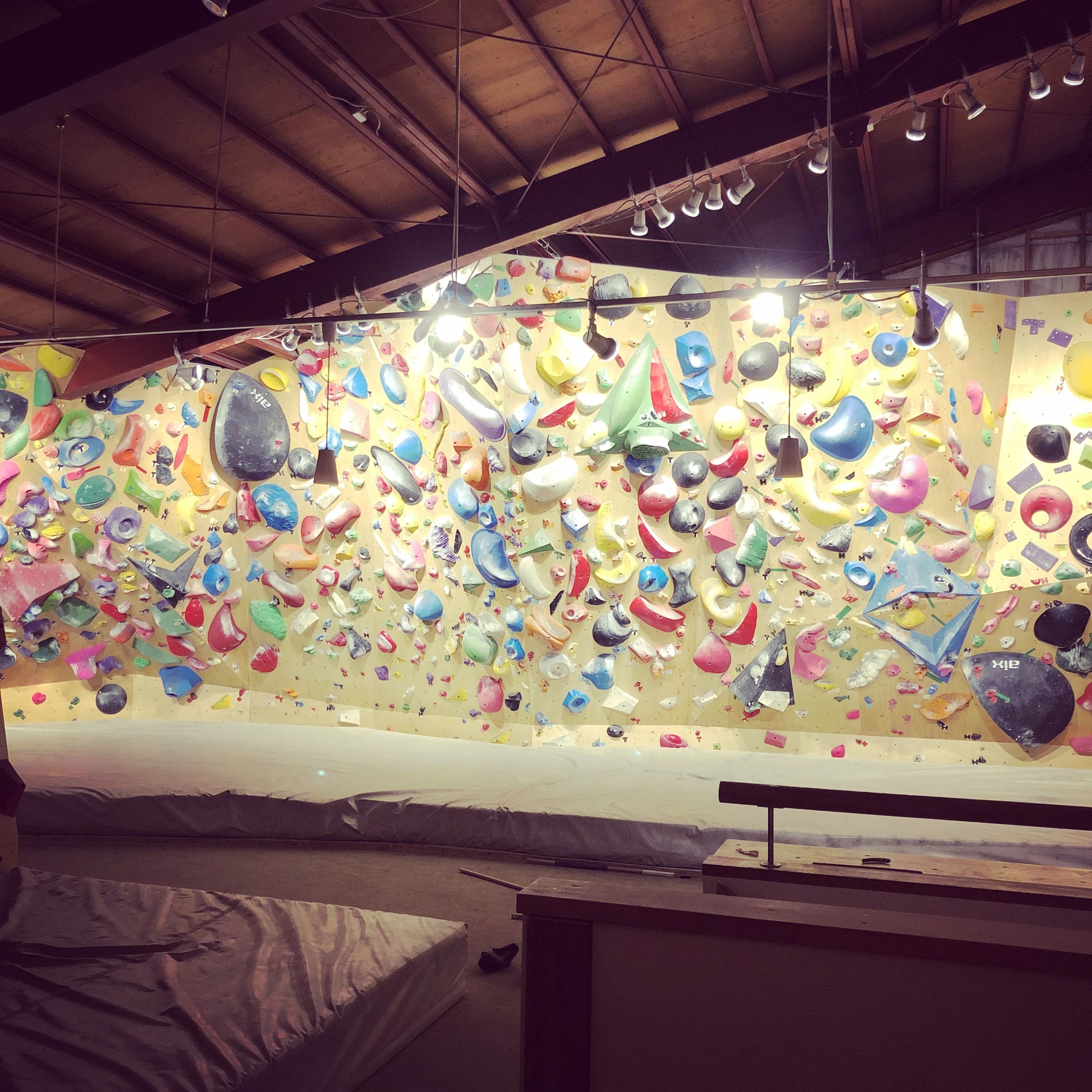 マウンテンクリフ ボルダリング 芳教室のサムネイル画像 4