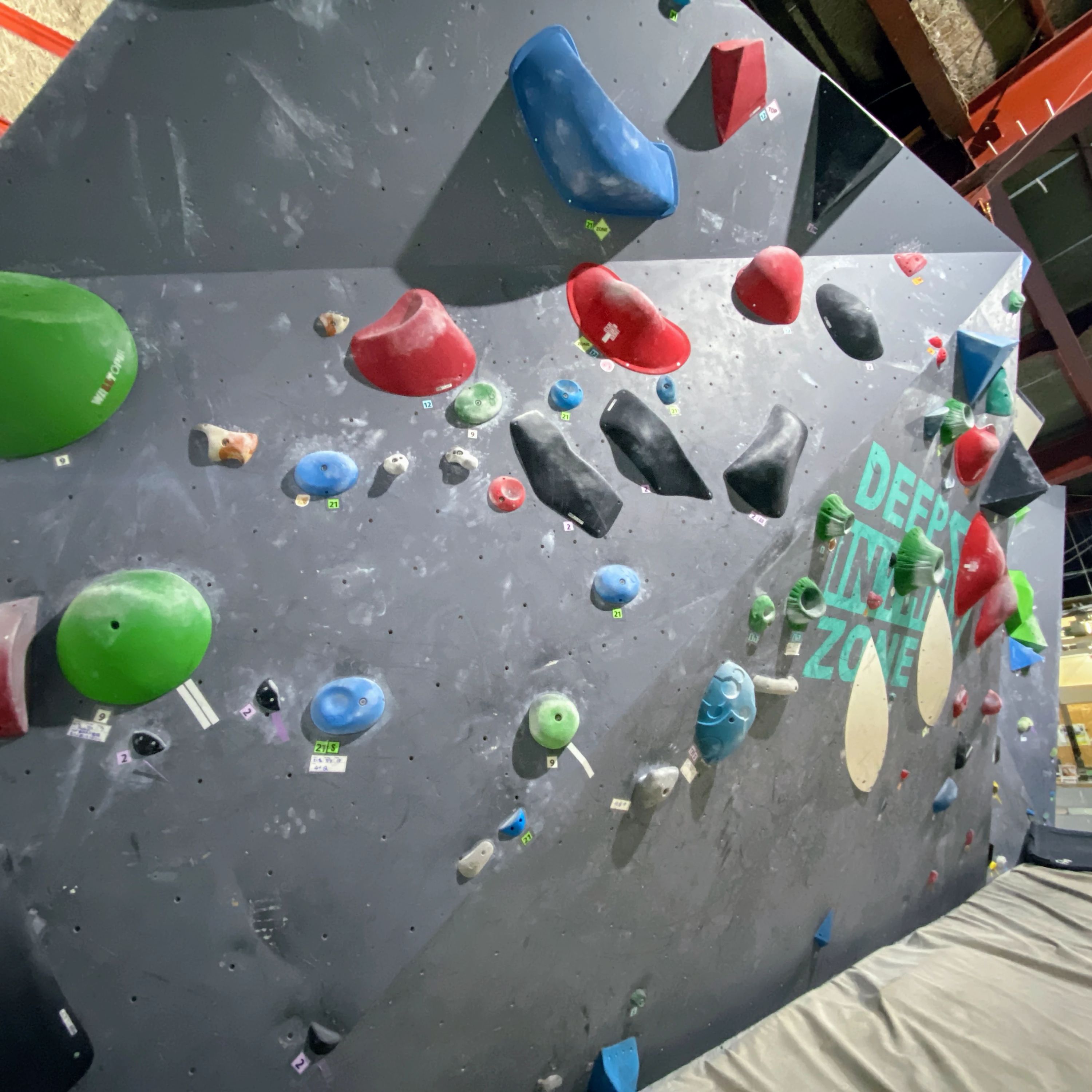 ボルダリングジム ゾーン 若葉教室のサムネイル画像 3