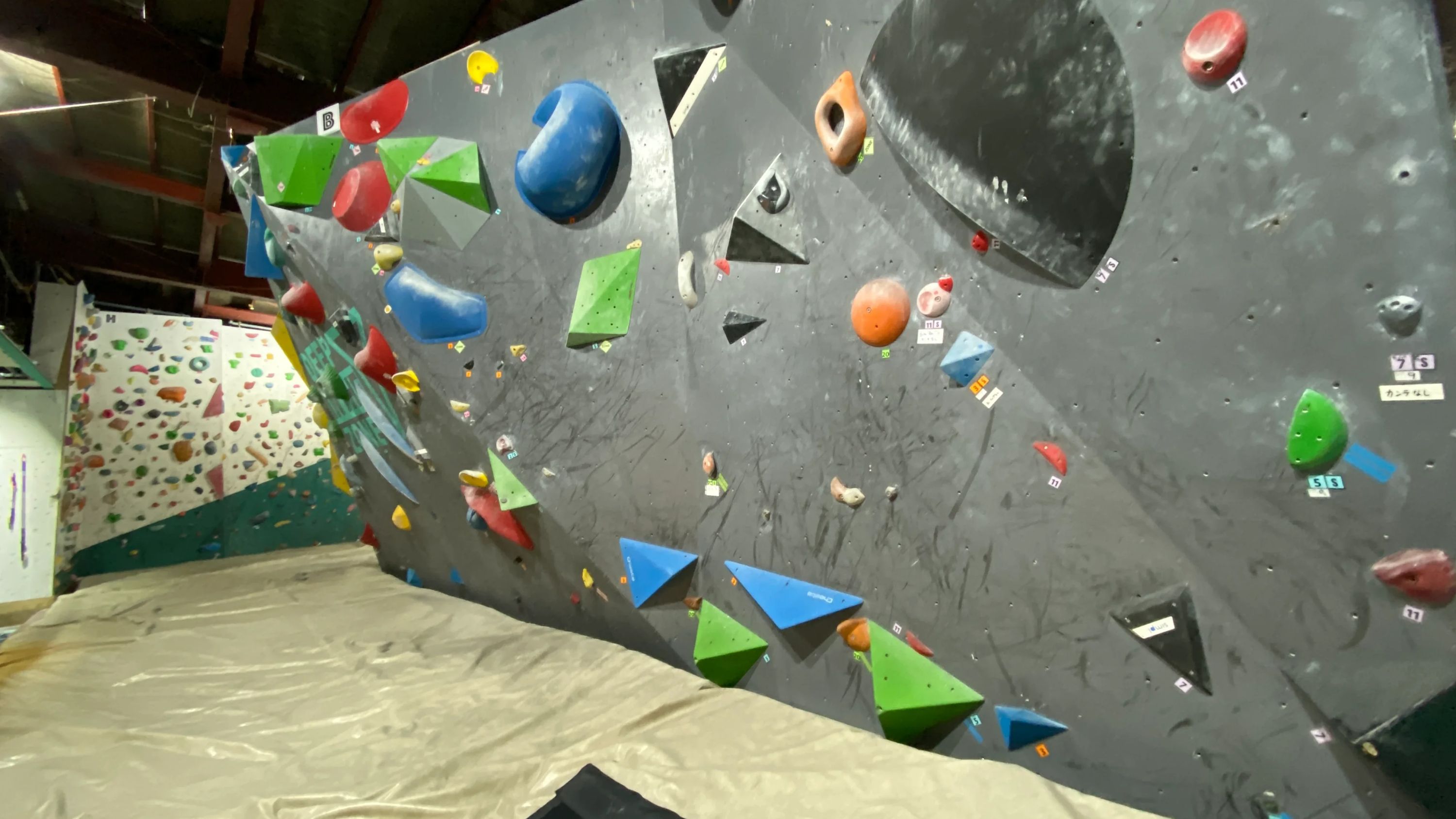 ボルダリングジム ゾーン 若葉教室のサムネイル画像 4