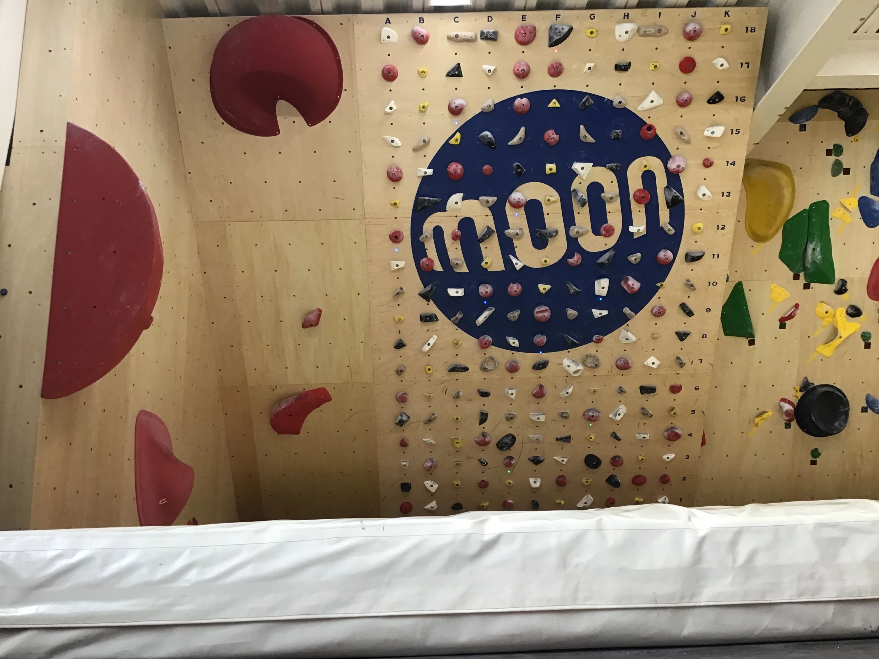 桜ヶ池クライミングセンター ボルダリング 立野原東教室のサムネイル画像 4