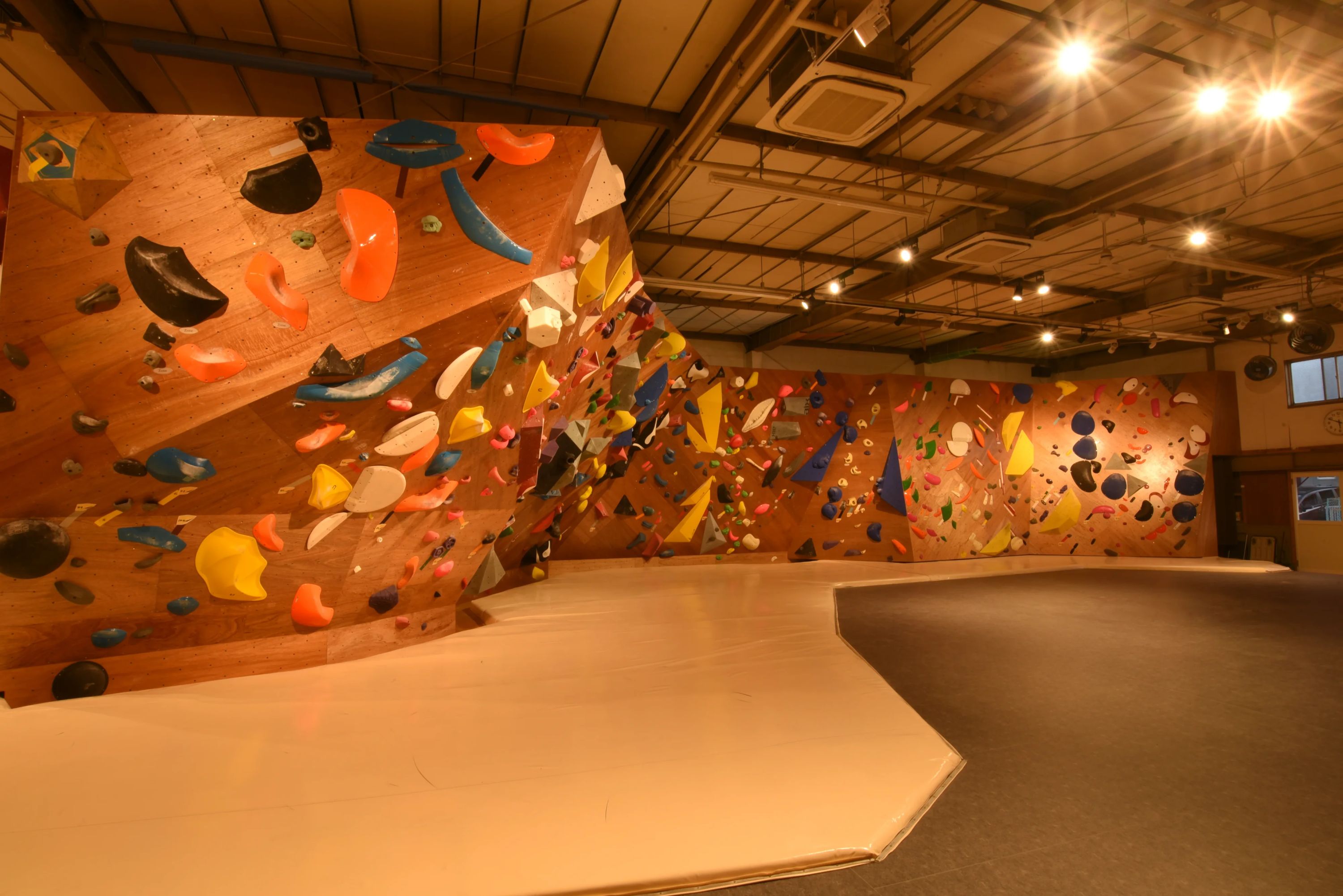 Play Mountain!(プレイマウンテン) ボルダリング 岡崎店のサムネイル画像 4