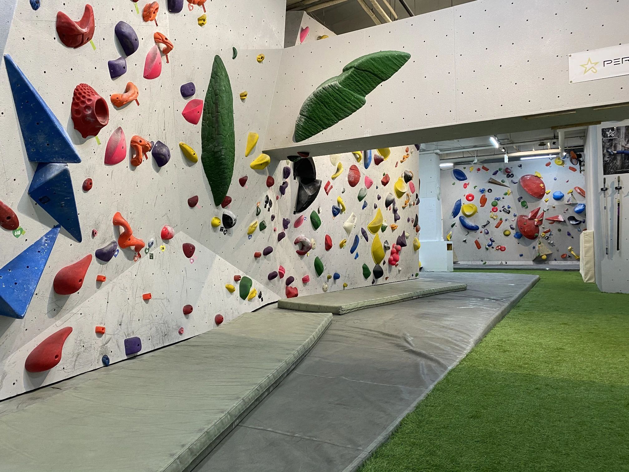 クライミングジム　クオーレ ボルダリング 今池店のサムネイル画像 2