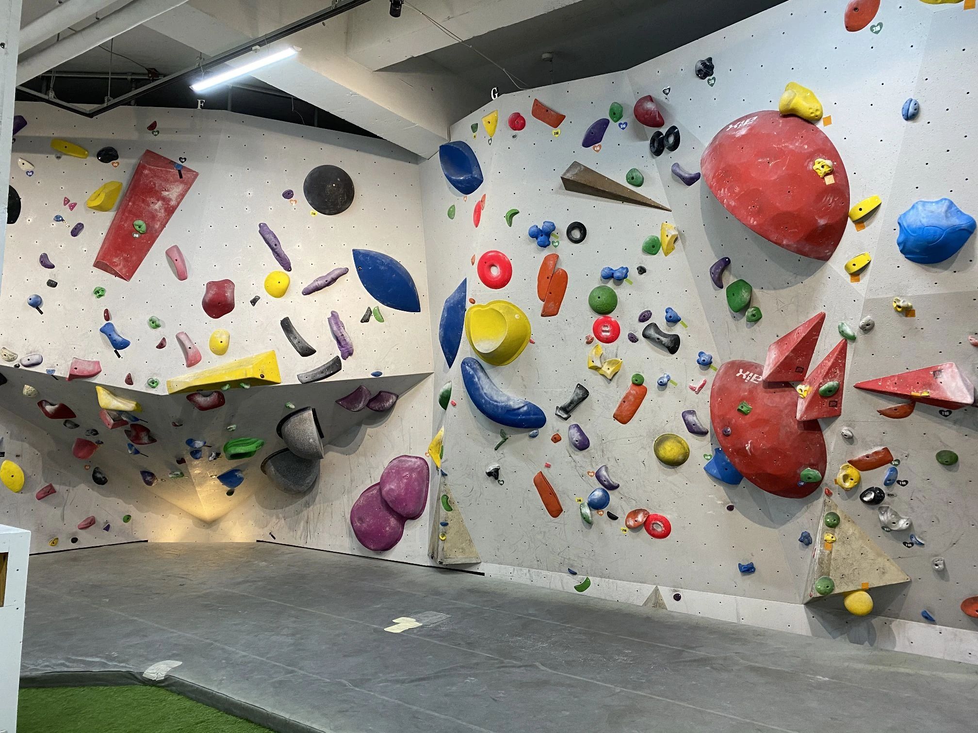 クライミングジム　クオーレ ボルダリング 今池店のサムネイル画像 5