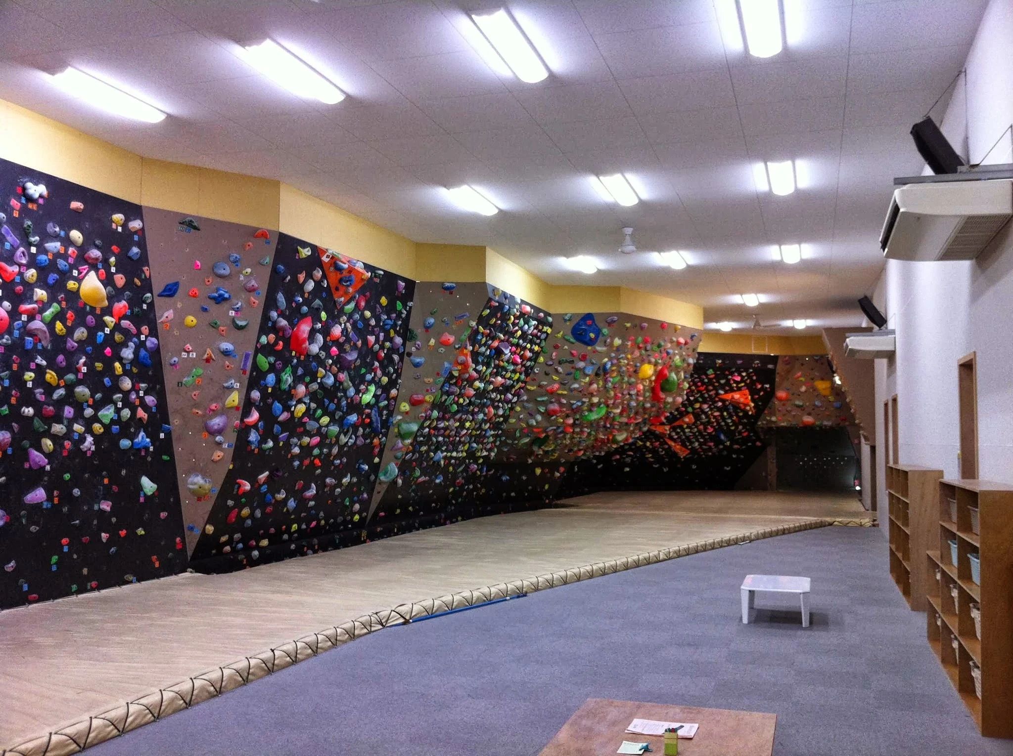 R&F クライミングジム ボルダリング 各務おがせ教室のメイン画像