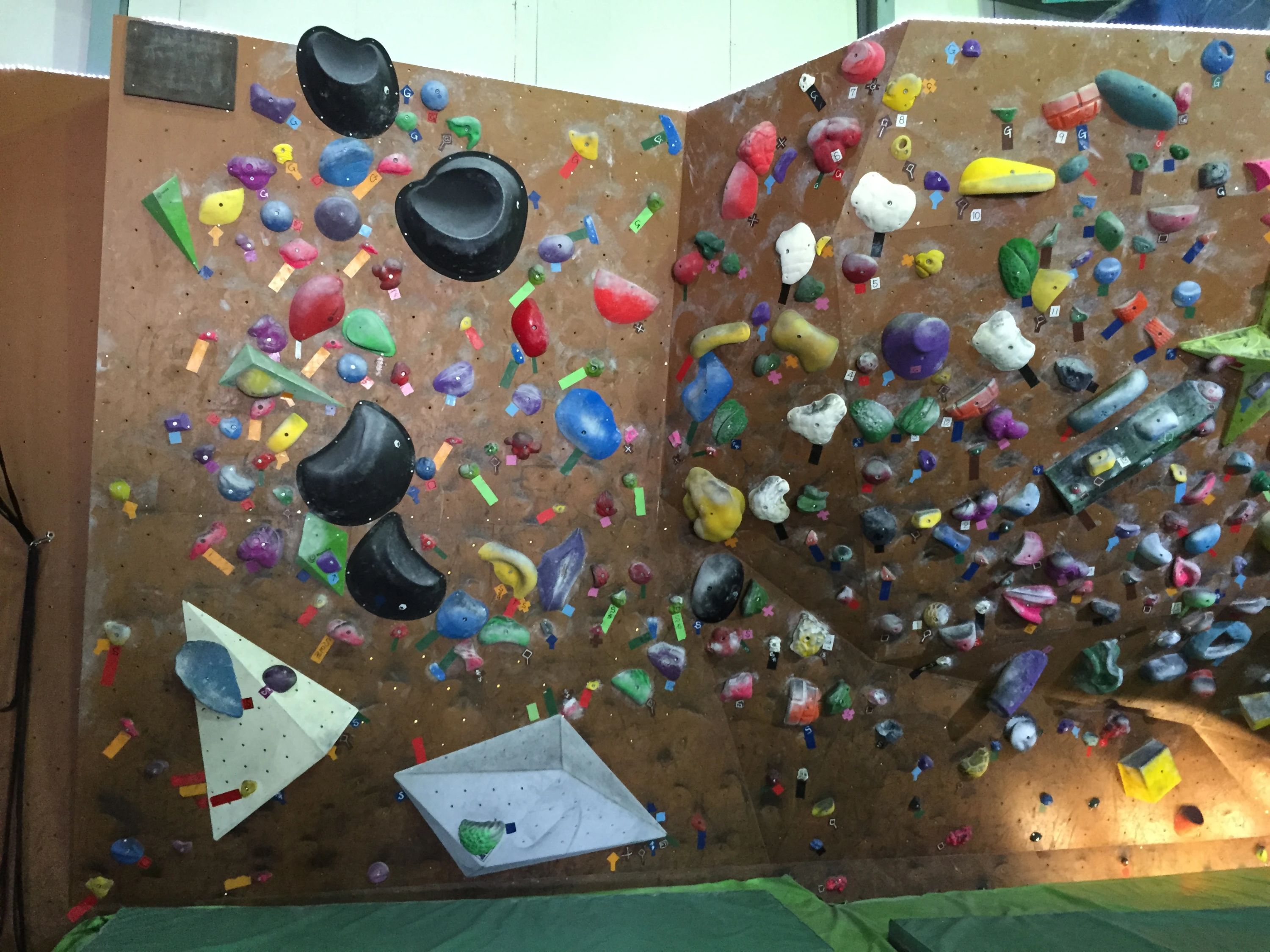 サニーロック ボルダリング 沼津店のサムネイル画像 2