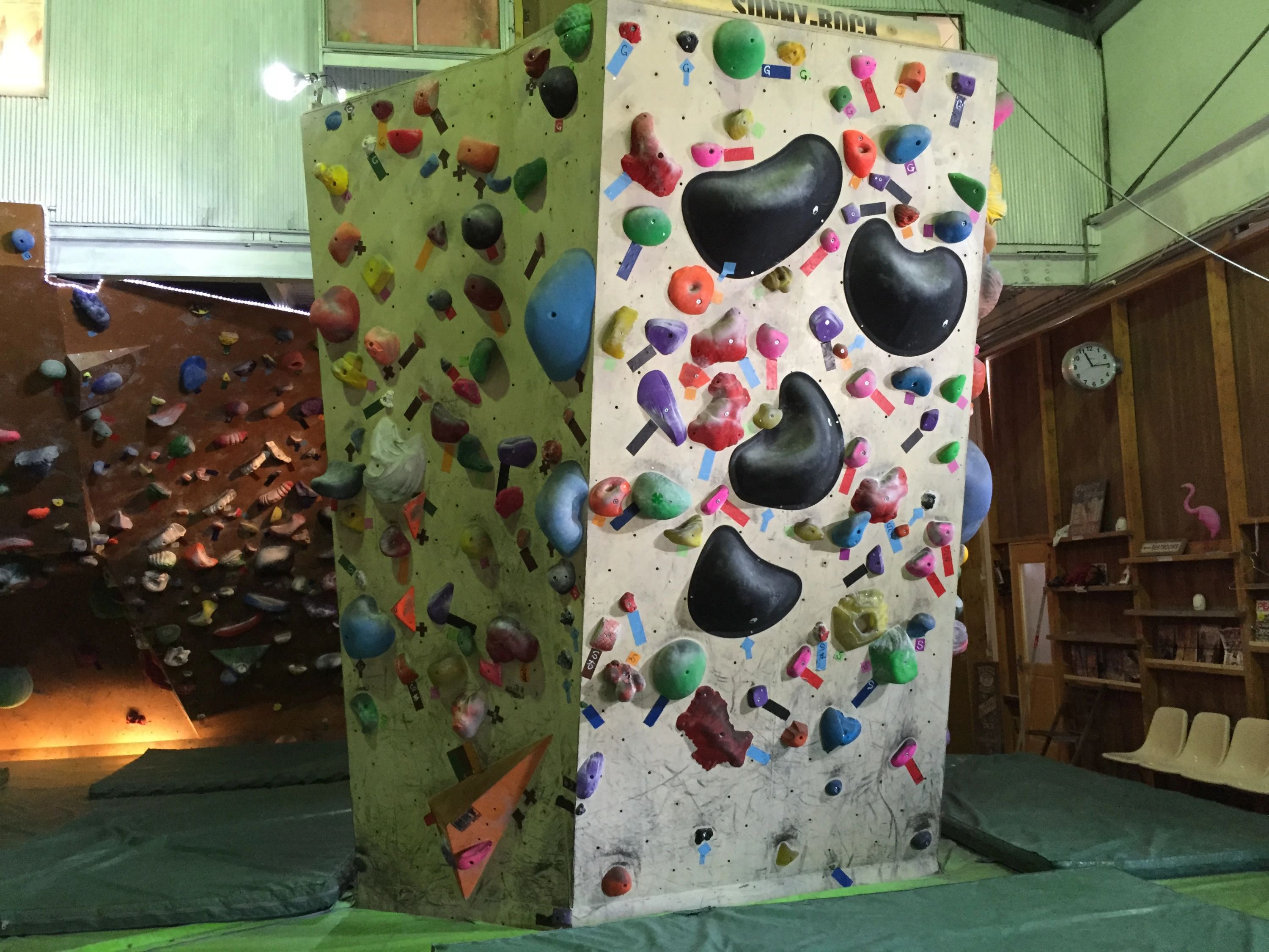 サニーロック ボルダリング 沼津店のサムネイル画像 3
