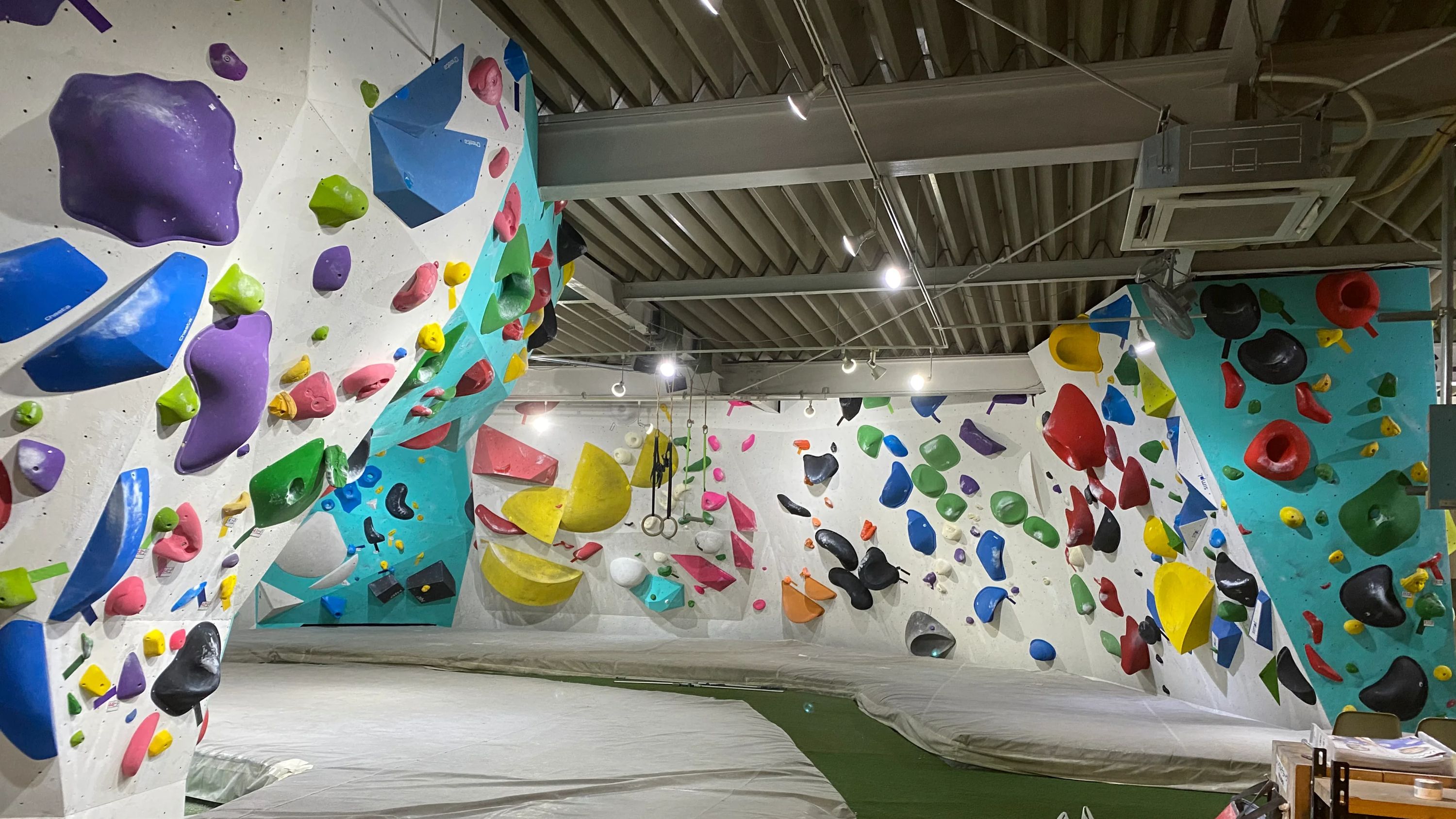 サニーロック ボルダリング 富士店のサムネイル画像 2