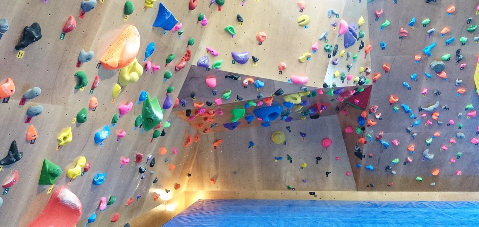 クライミングジム　キャニオン ボルダリング 朝日教室のサムネイル画像 4