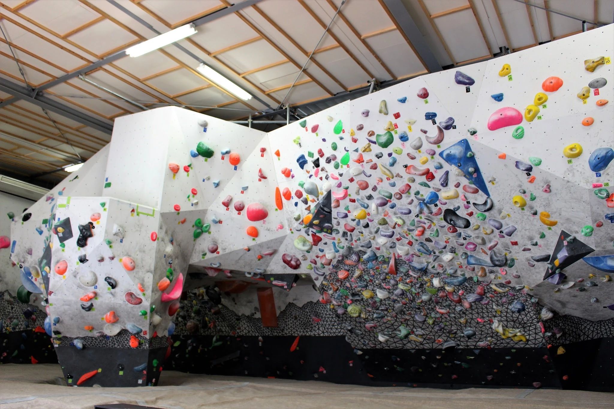クライミングジム ガレーラ ボルダリング 三軒家東教室のサムネイル画像 3