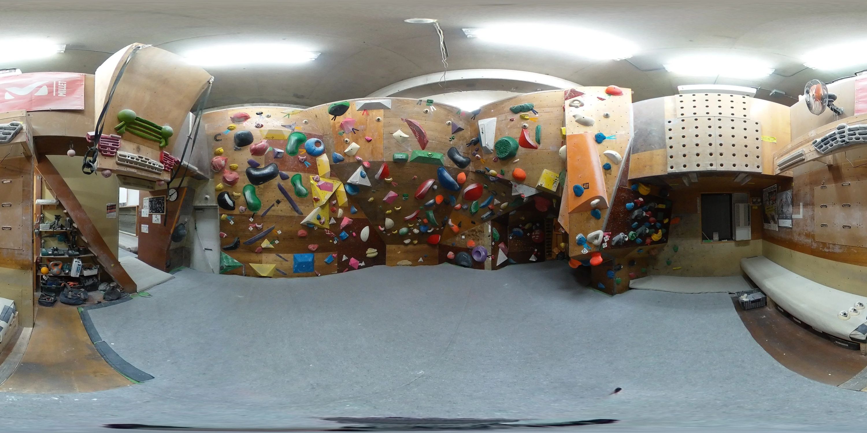 TOBITO クライミングジム ボルダリング 南河堀教室のサムネイル画像 3