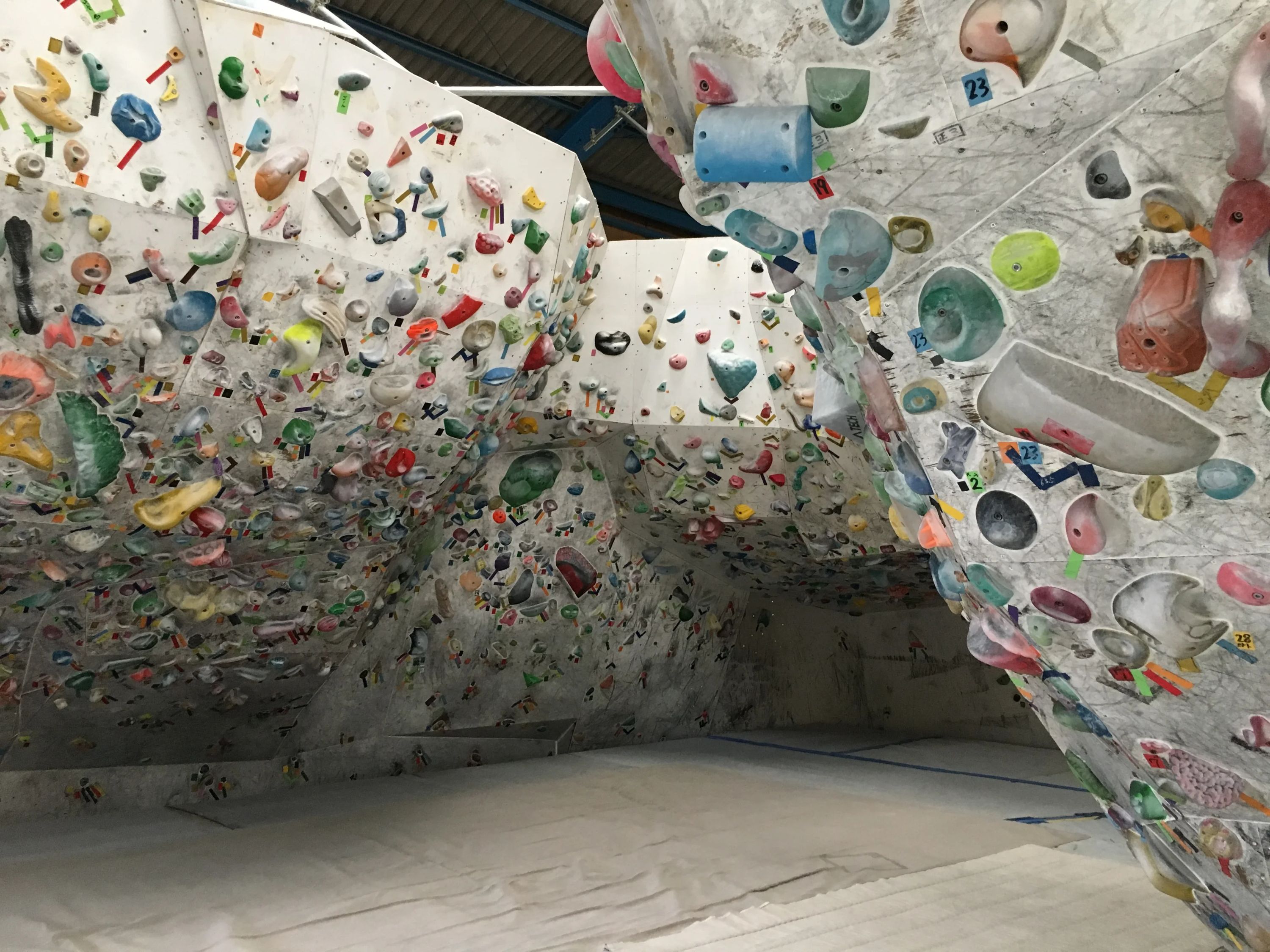 NAKAGAI Climbing ボルダリング 摂津店のサムネイル画像 3