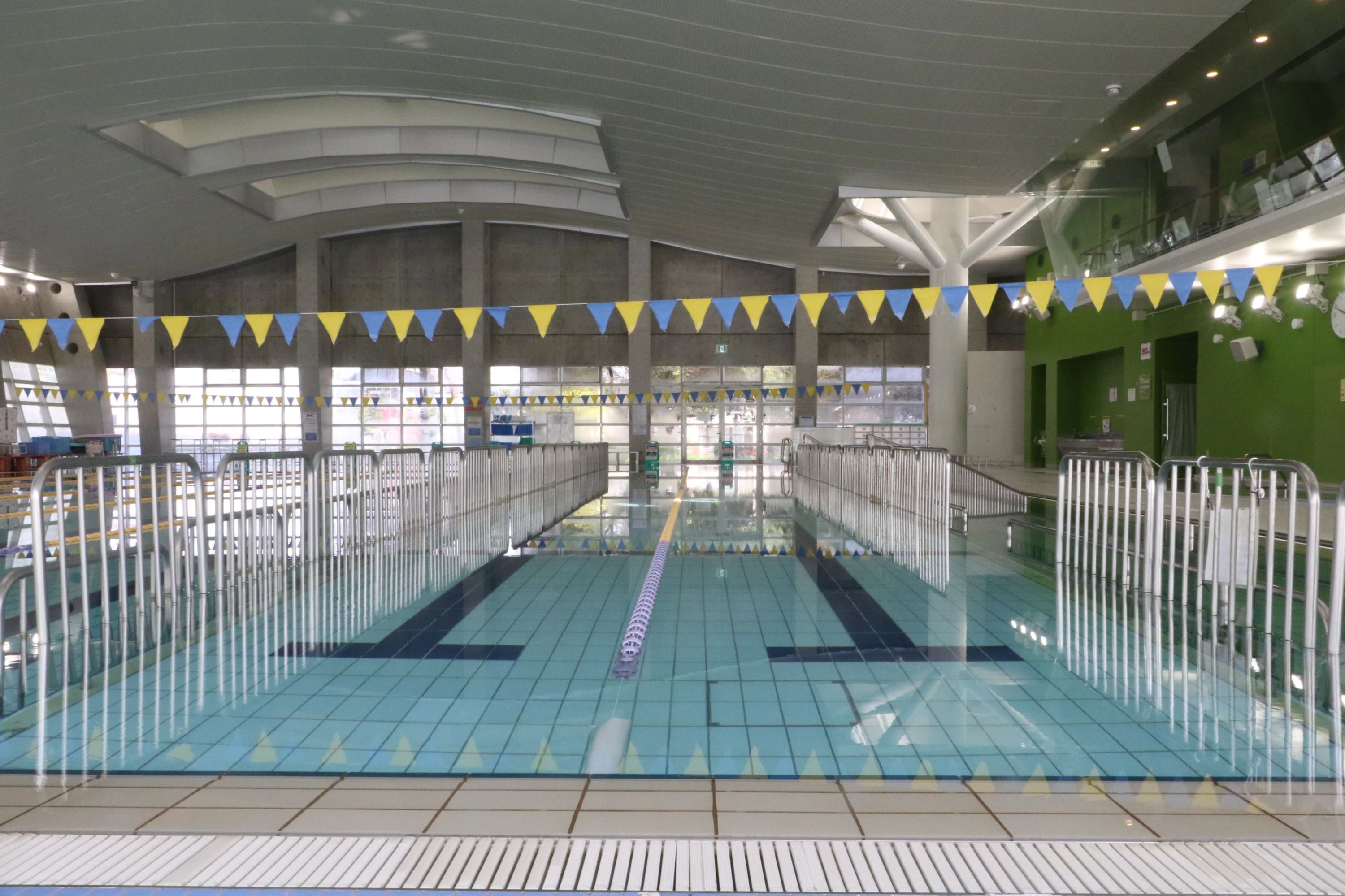 大阪市立長居プール ボルダリング 長居公園教室のサムネイル画像 5