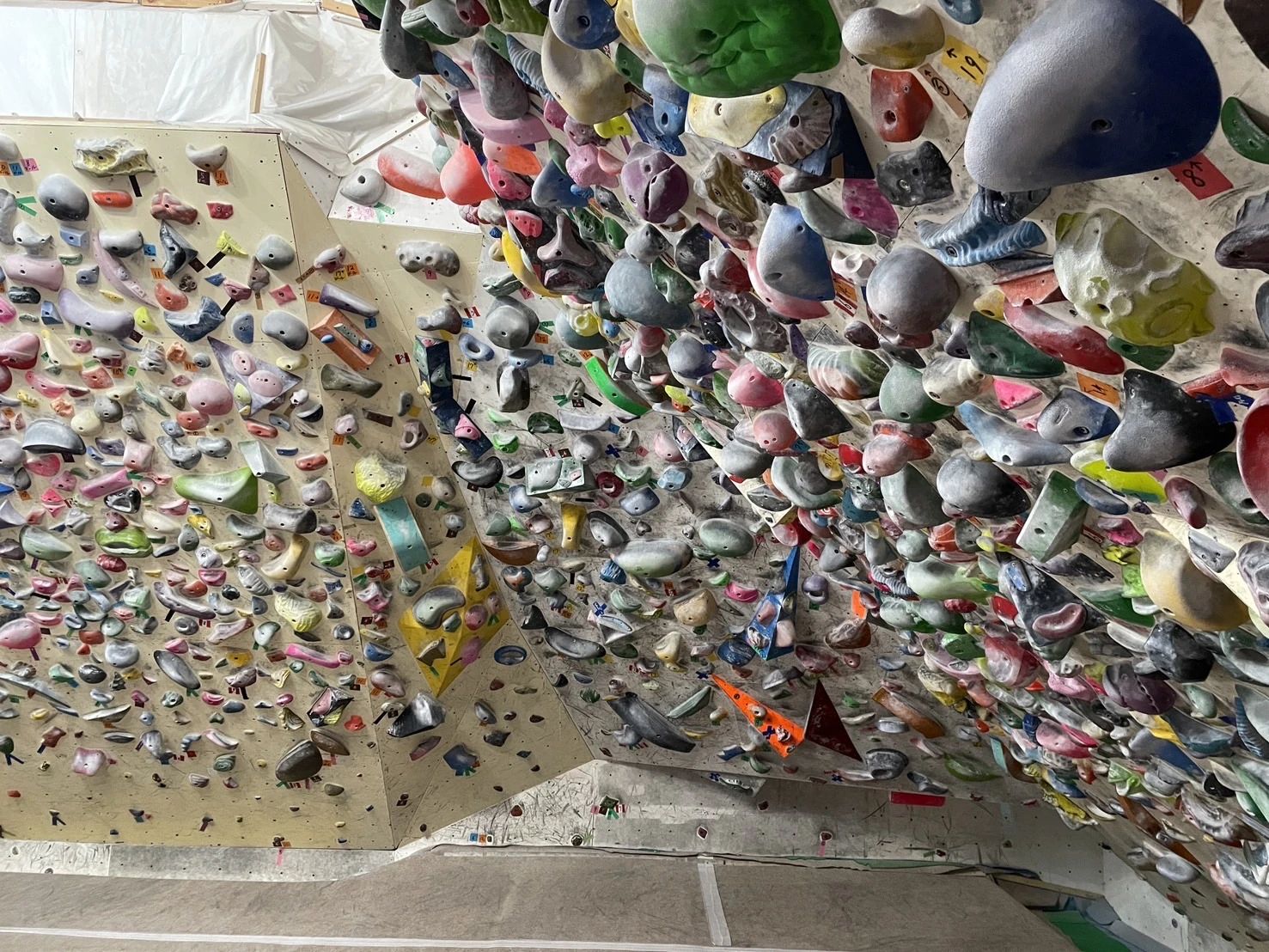 ドーンクライミングジム ボルダリング 塚口本町教室のサムネイル画像 5