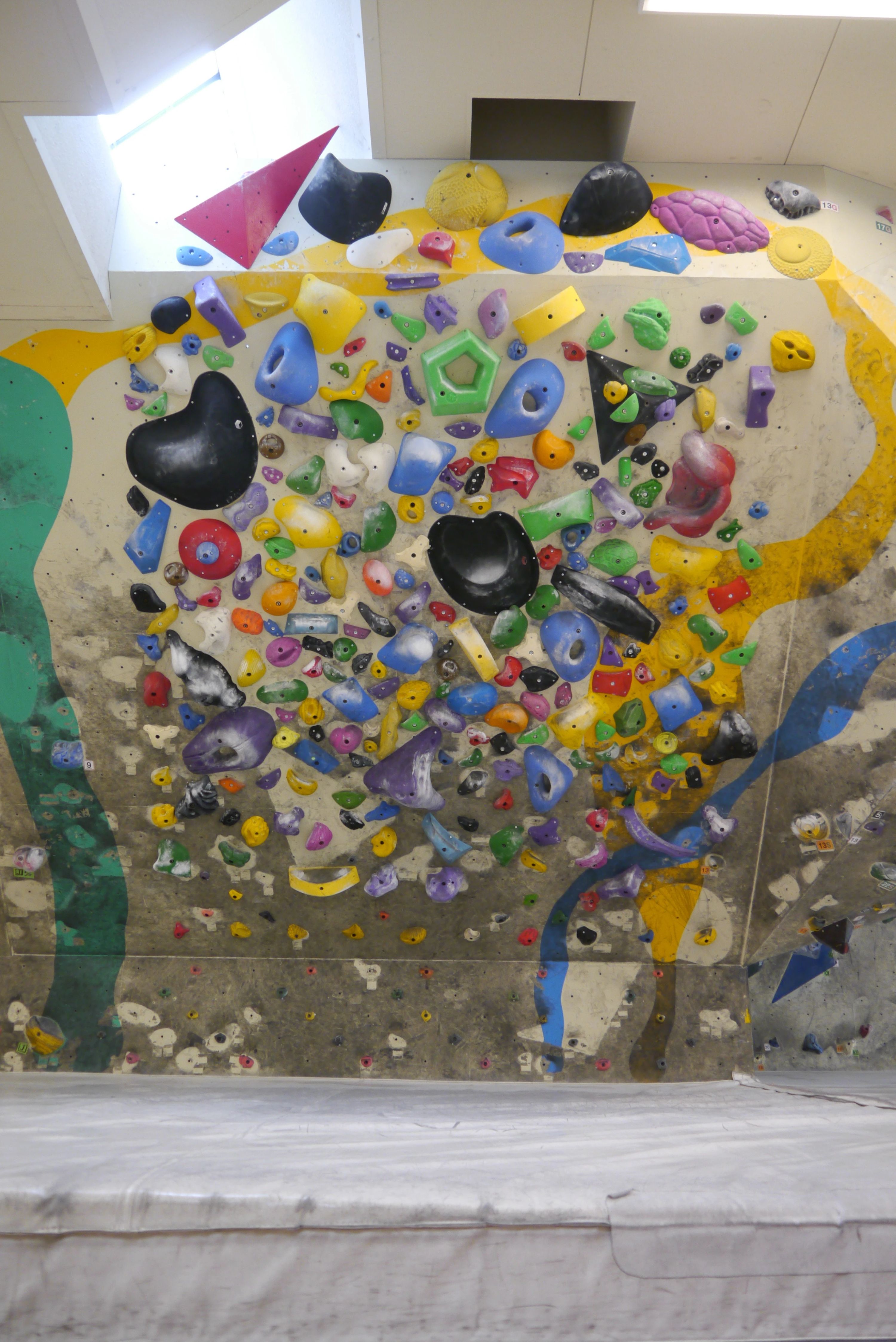 Climbing Gym ADSUMMUM ボルダリング 西大路店のサムネイル画像 3