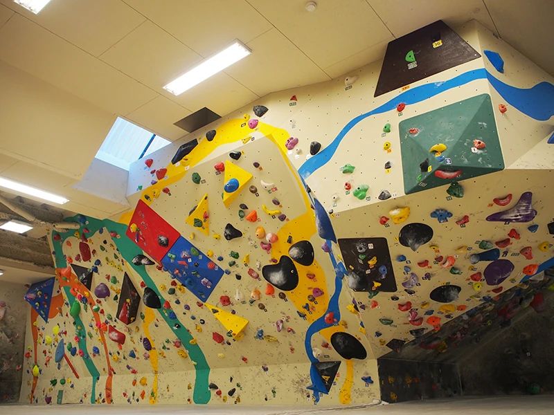Climbing Gym ADSUMMUM ボルダリング 西大路店のサムネイル画像 5