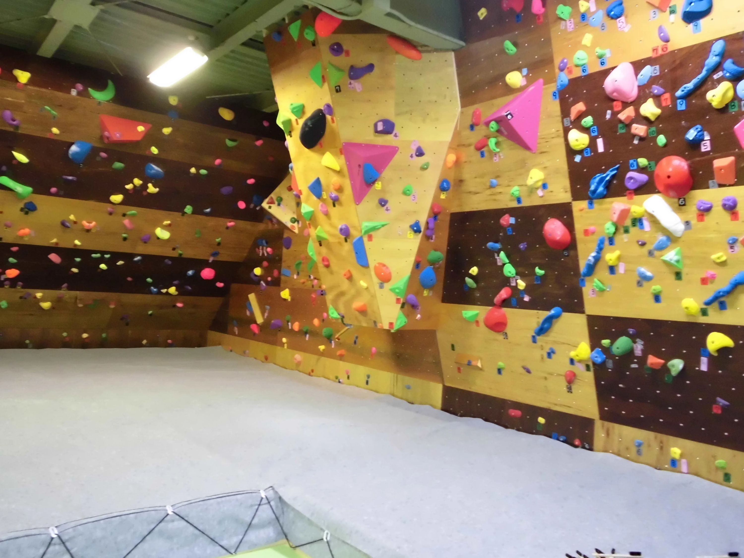 クライミングジム ノボリコ ボルダリング 三条添川教室のサムネイル画像 3