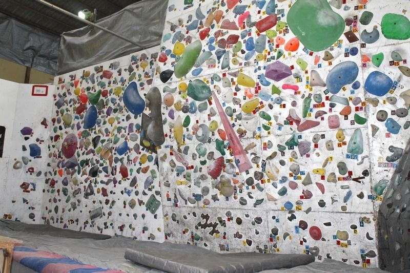 クライミングジム M-WALL ボルダリング 上本庄教室のサムネイル画像 3