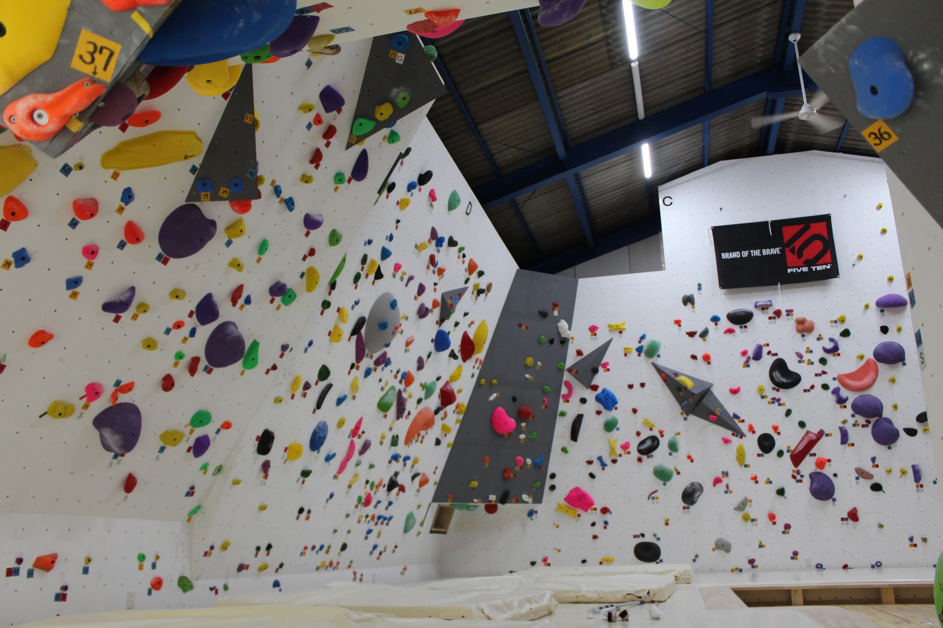 Climbing Space Lism ボルダリング 今教室のメイン画像