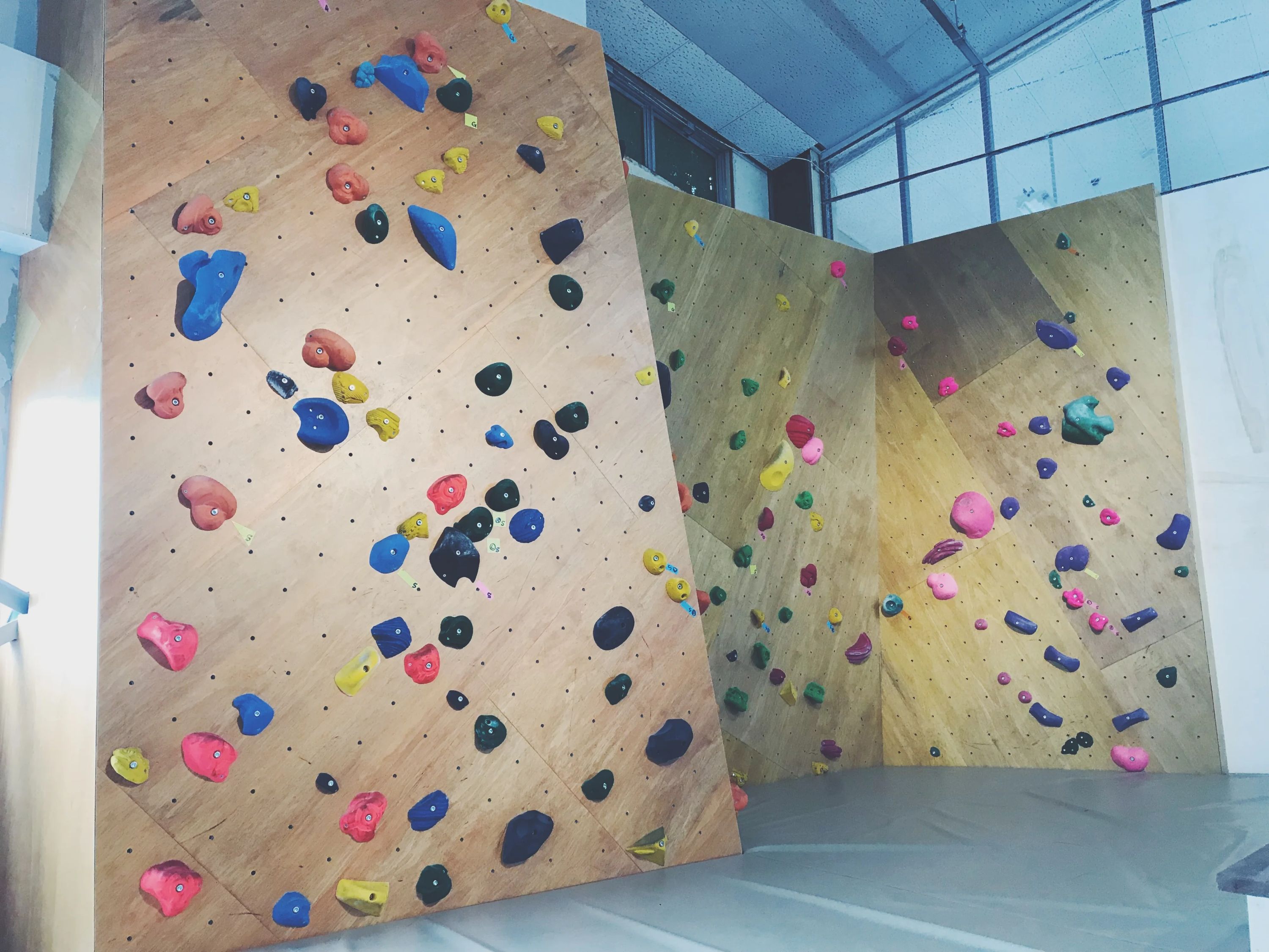 LOOK ROCK Bouldering Park 知花教室のメイン画像