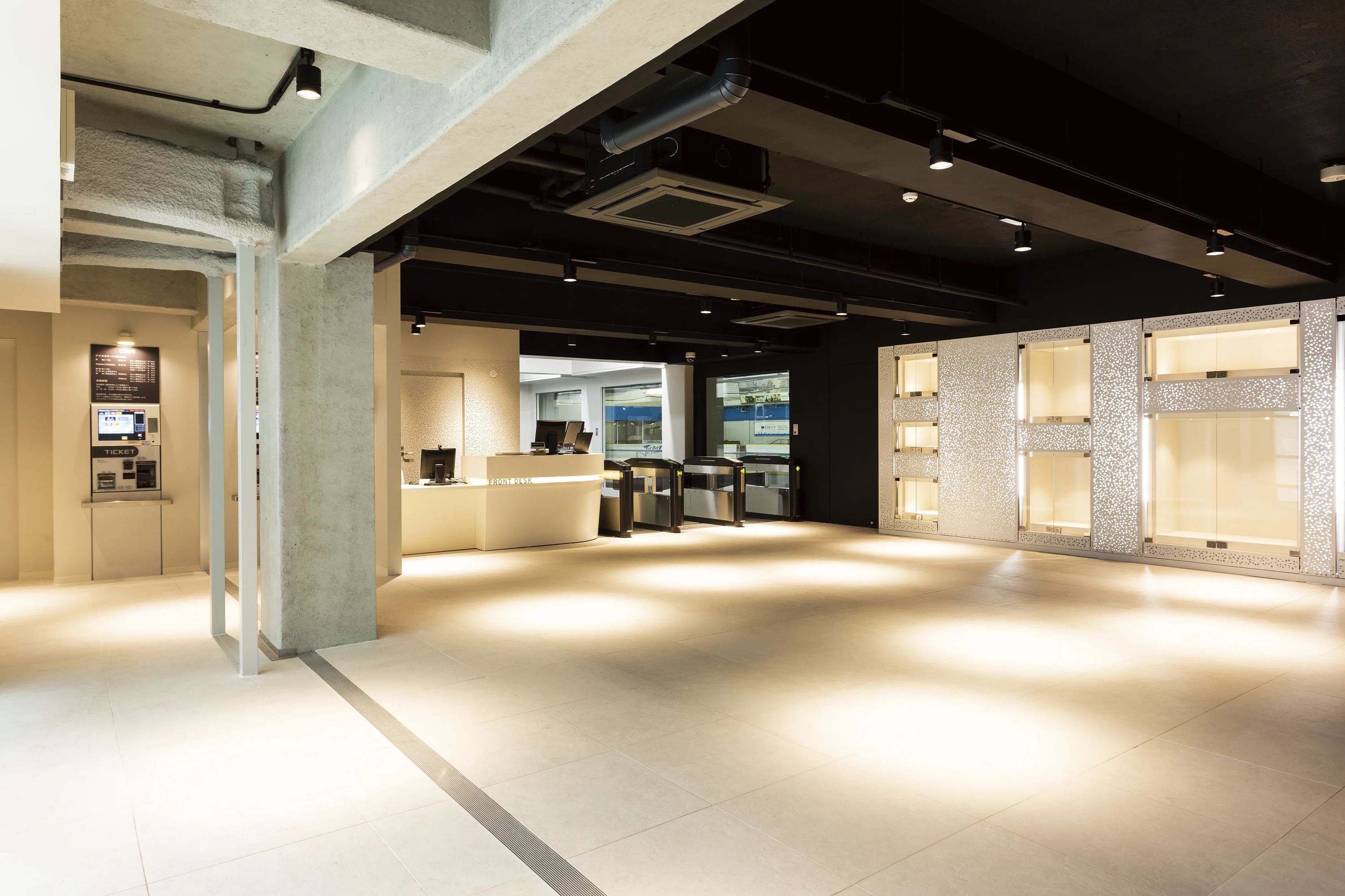 明治神宮外苑 アイススケート 霞ヶ丘町教室のサムネイル画像 2