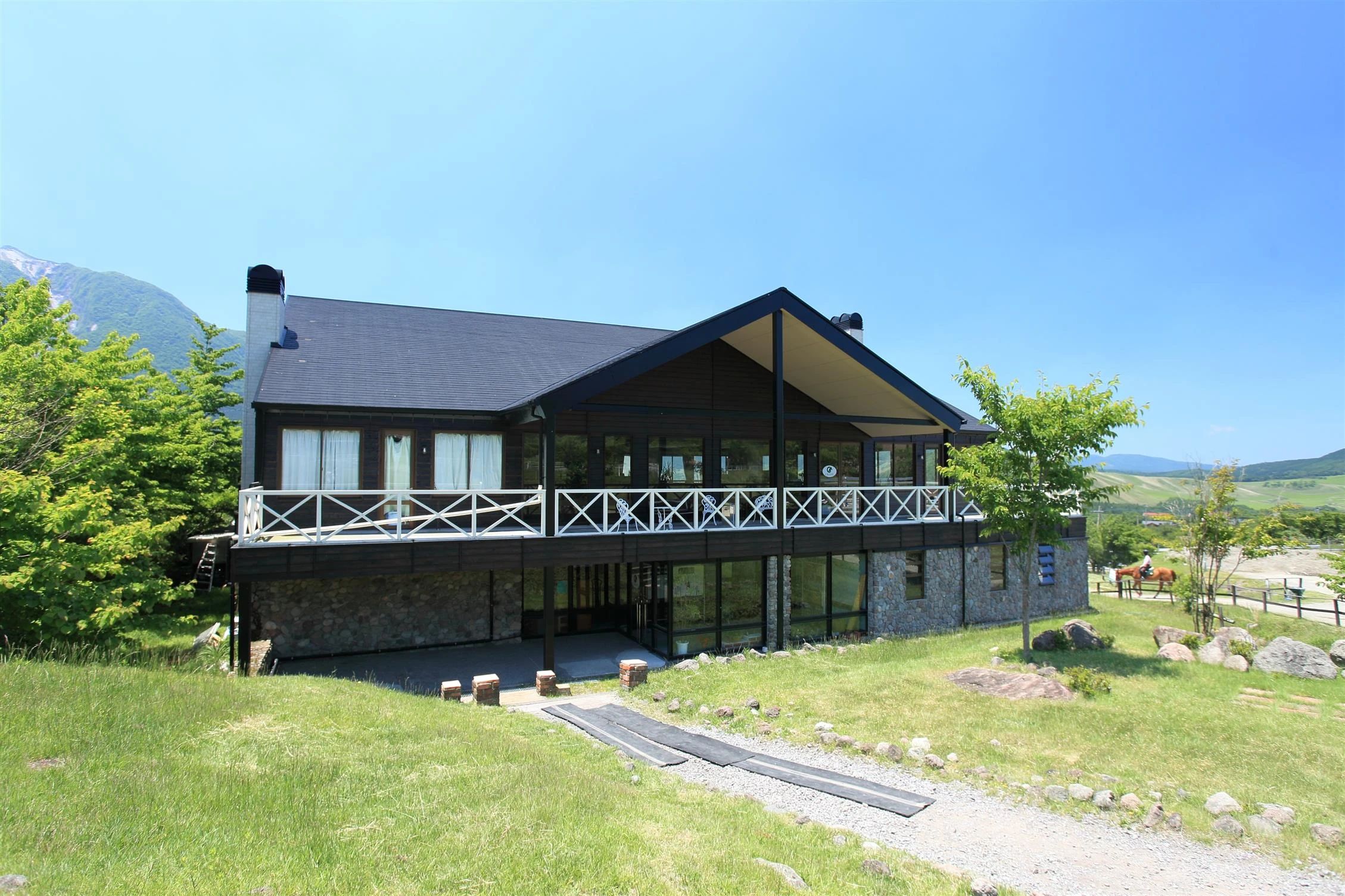 乗馬クラブCRANE(クレイン) 乗馬クラブ クレイン湯布院のサムネイル画像 2