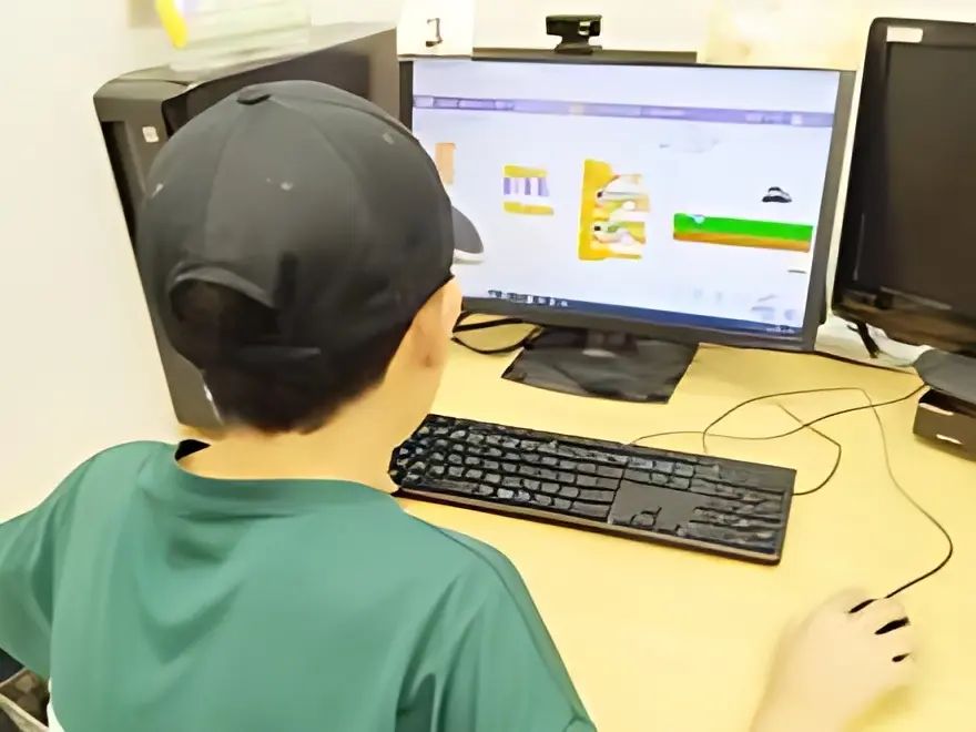 STAR Programming SCHOOL イズミヤ千里丘教室のメイン画像