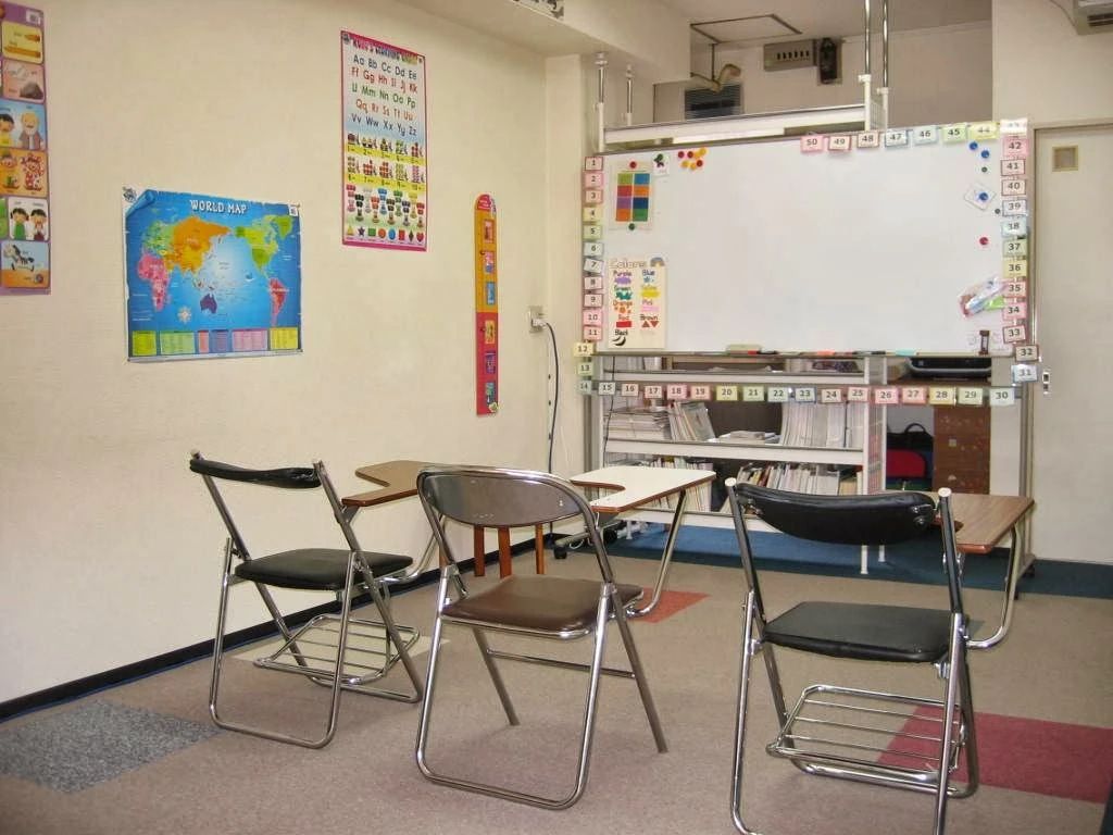 BROWNS ENGLISH(ブラウンズイングリッシュ) 岩倉八幡前校のサムネイル画像 2