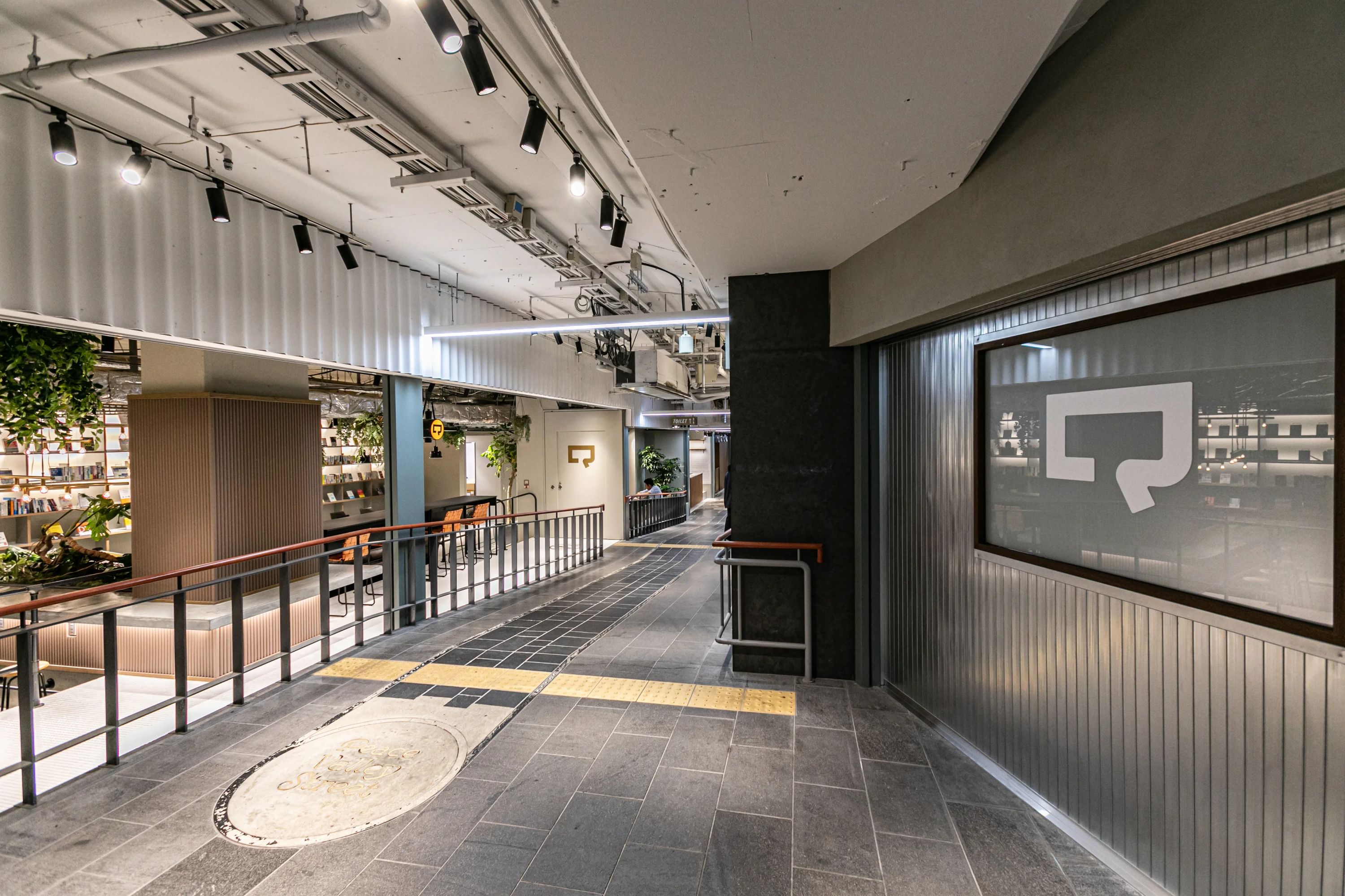 THE LANGUAGE HOUSE 英語・英会話 アミュプラザ博多教室のメイン画像