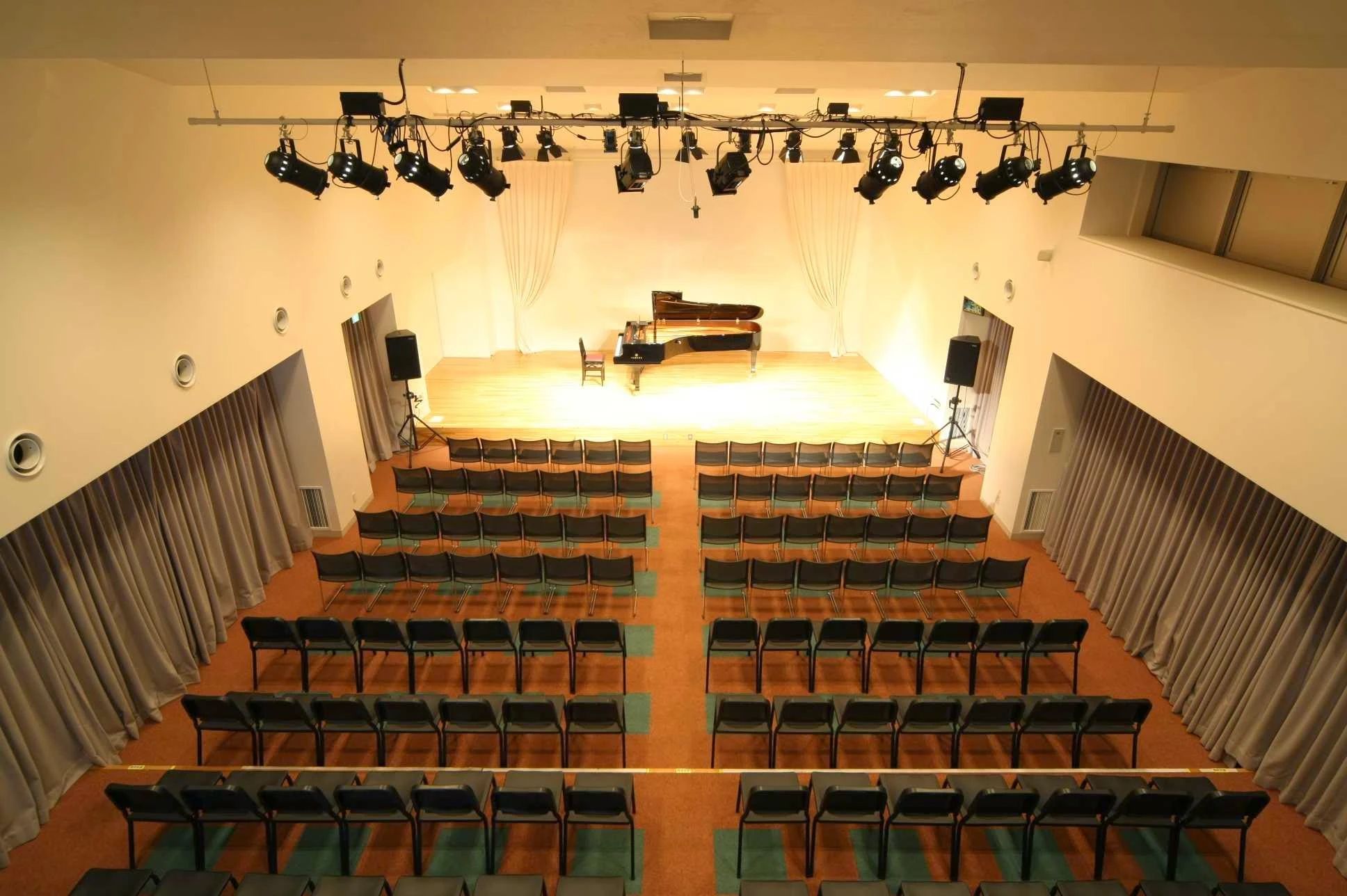 エルム楽器 ピアノ 本社センターのメイン画像