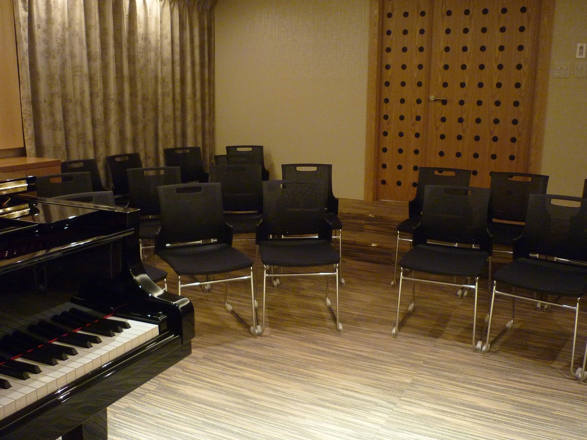 Aurora Music Salon & Academy ピアノ 鶴屋町教室のサムネイル画像 5