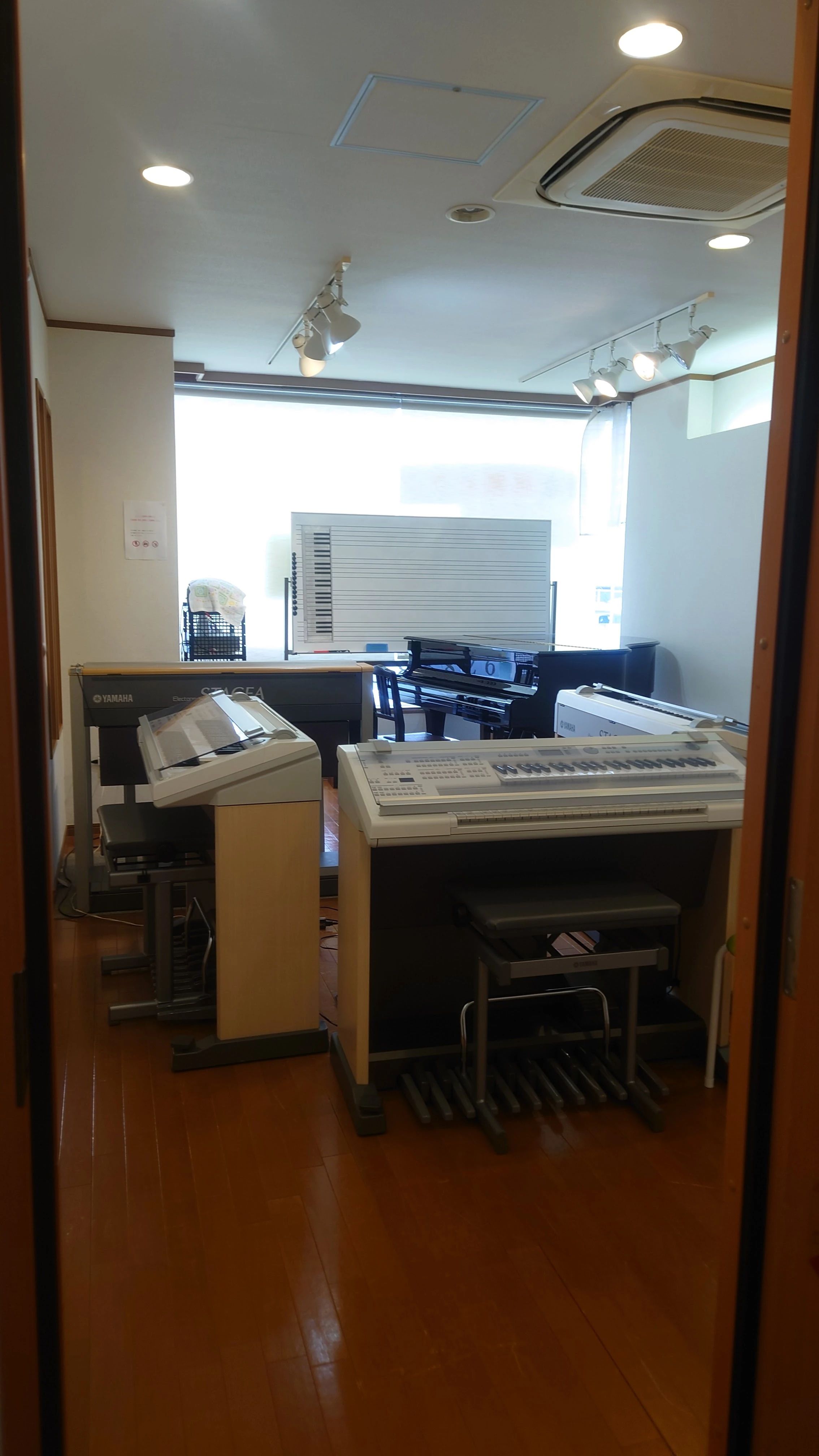 ワタナベ楽器店 ピアノ 松原ハーモニー館のサムネイル画像 5