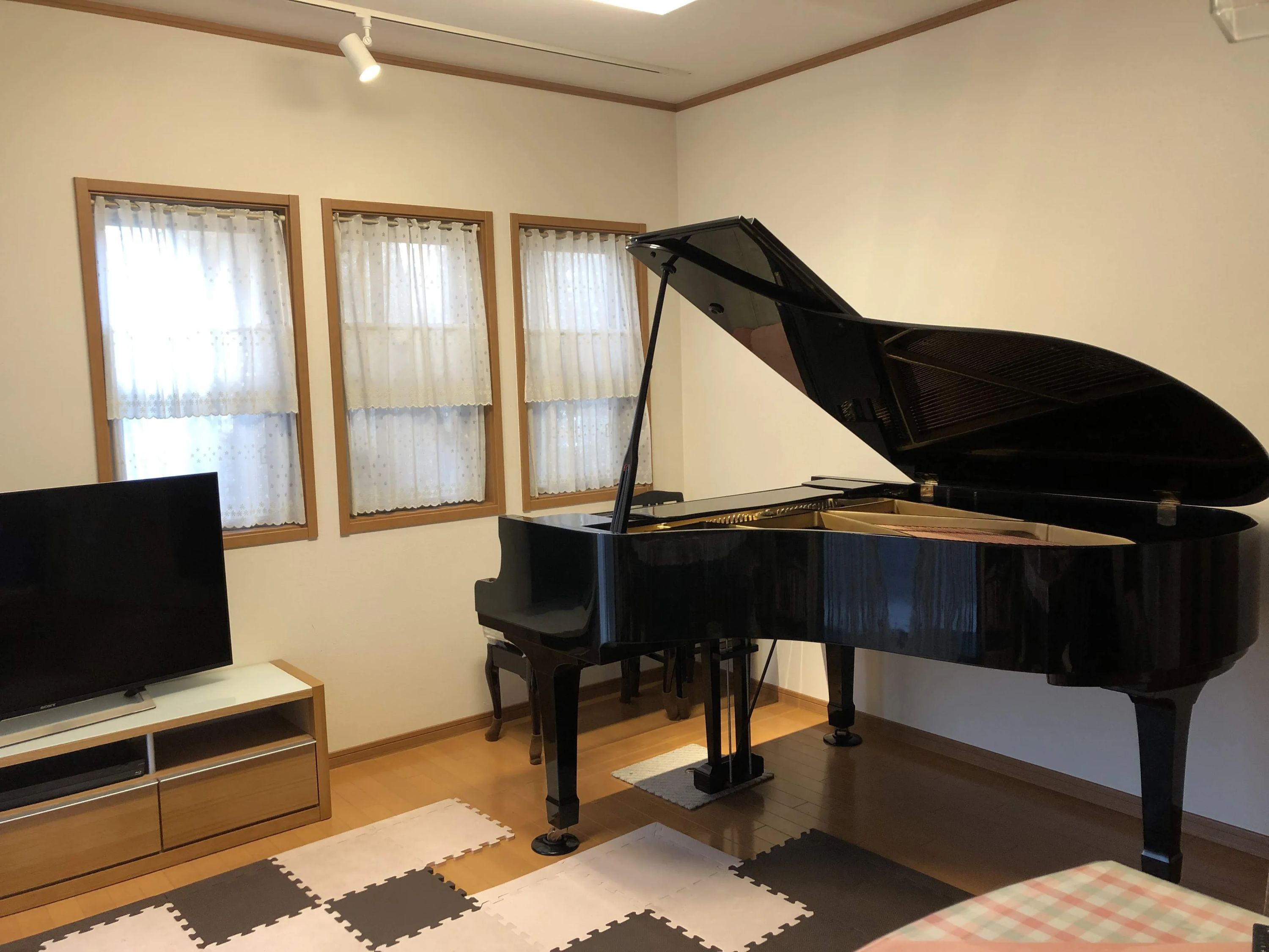 Amabile音楽教室 ピアノ 木幡御蔵山教室のサムネイル画像 2