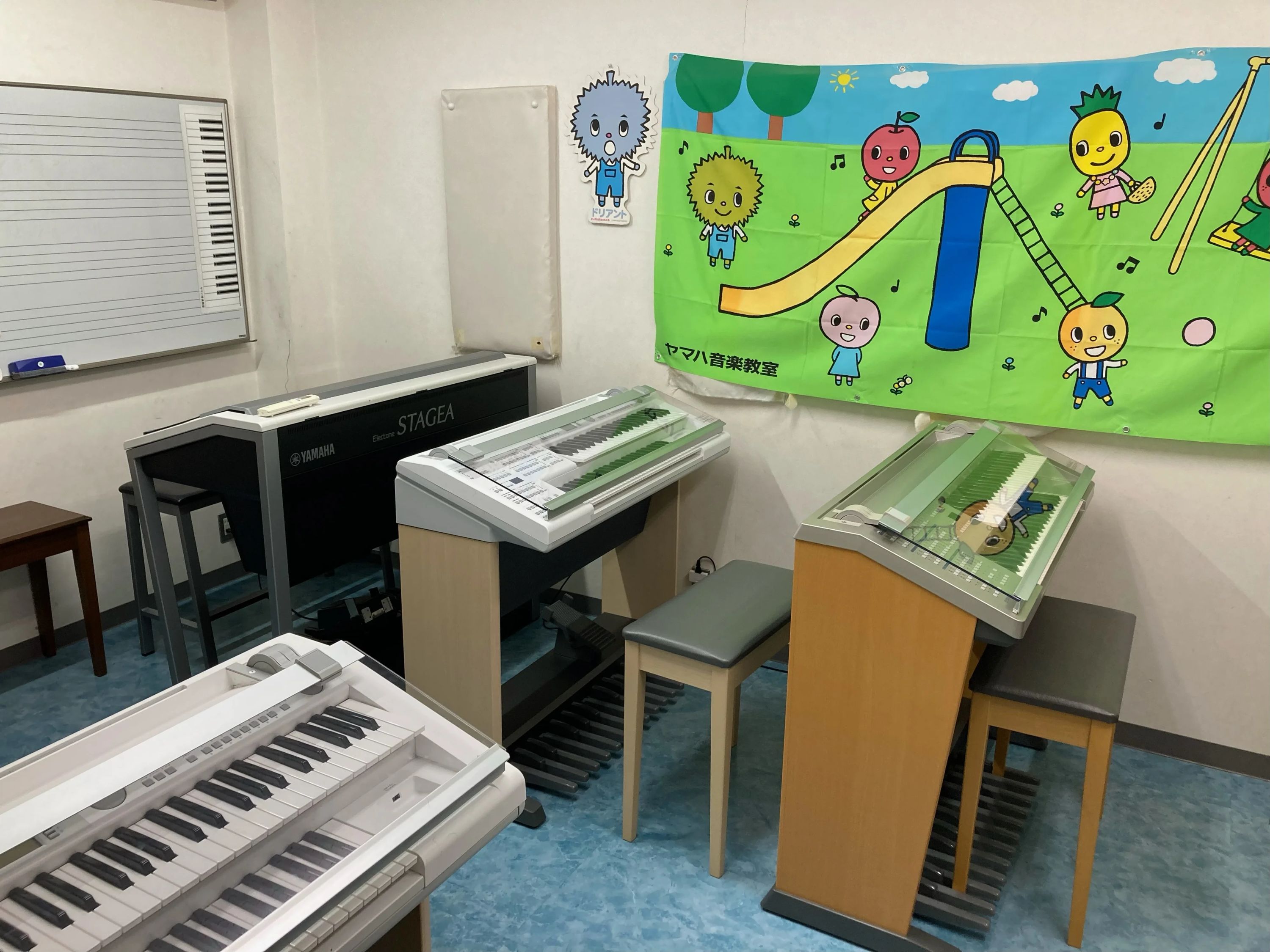 グランドミック ピアノ 東牟礼幼稚園のサムネイル画像 2